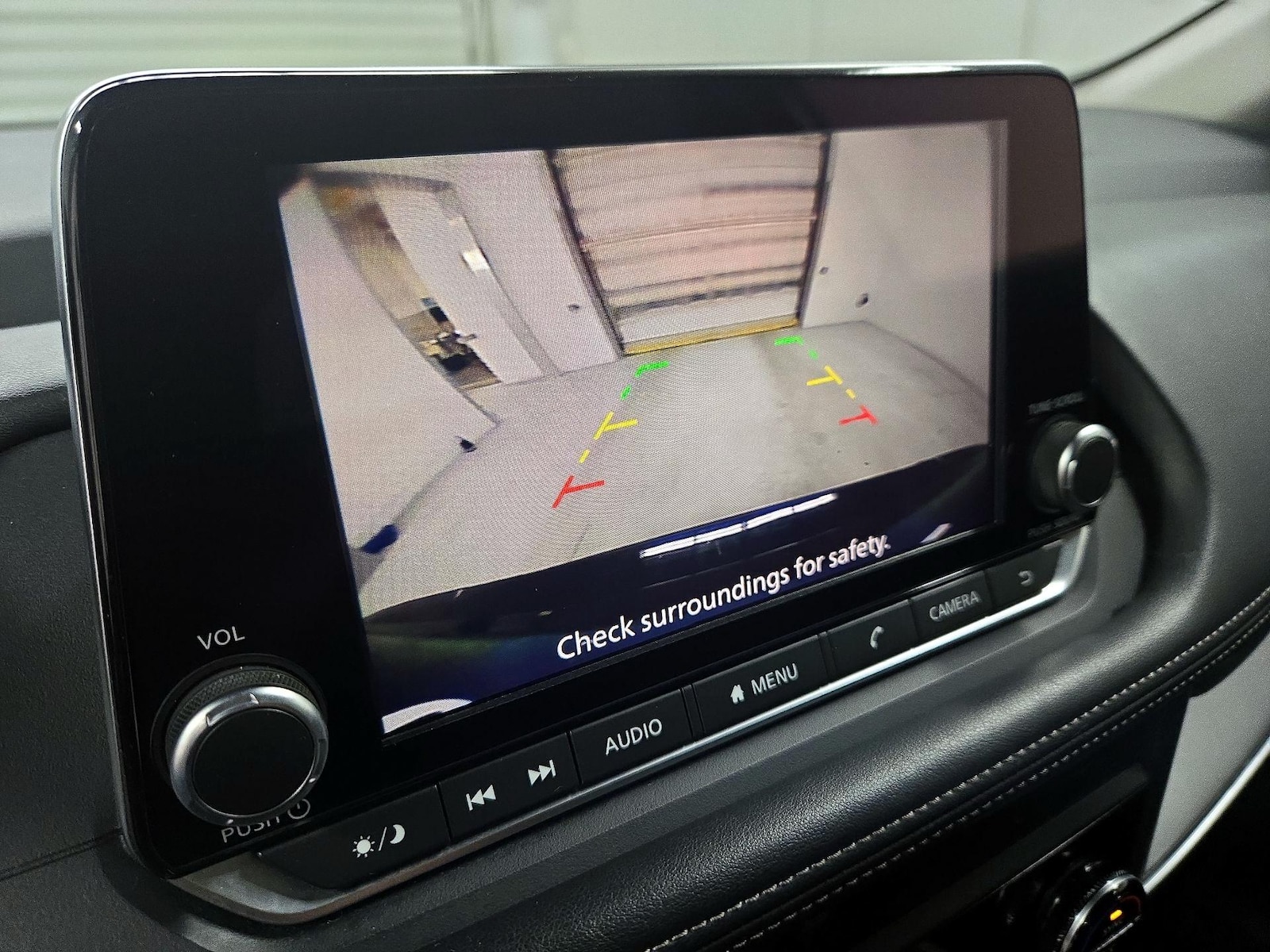 2025 Nissan Rogue SV - Photo 15