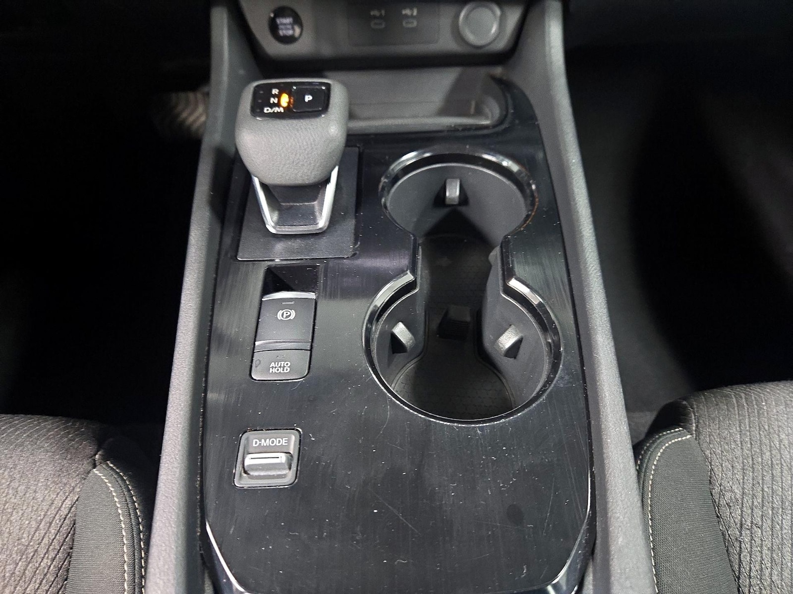 2025 Nissan Rogue SV - Photo 18