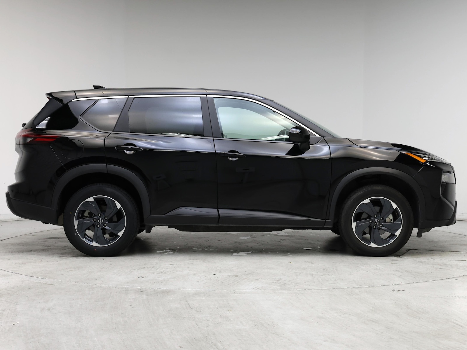 2025 Nissan Rogue SV - Photo 8
