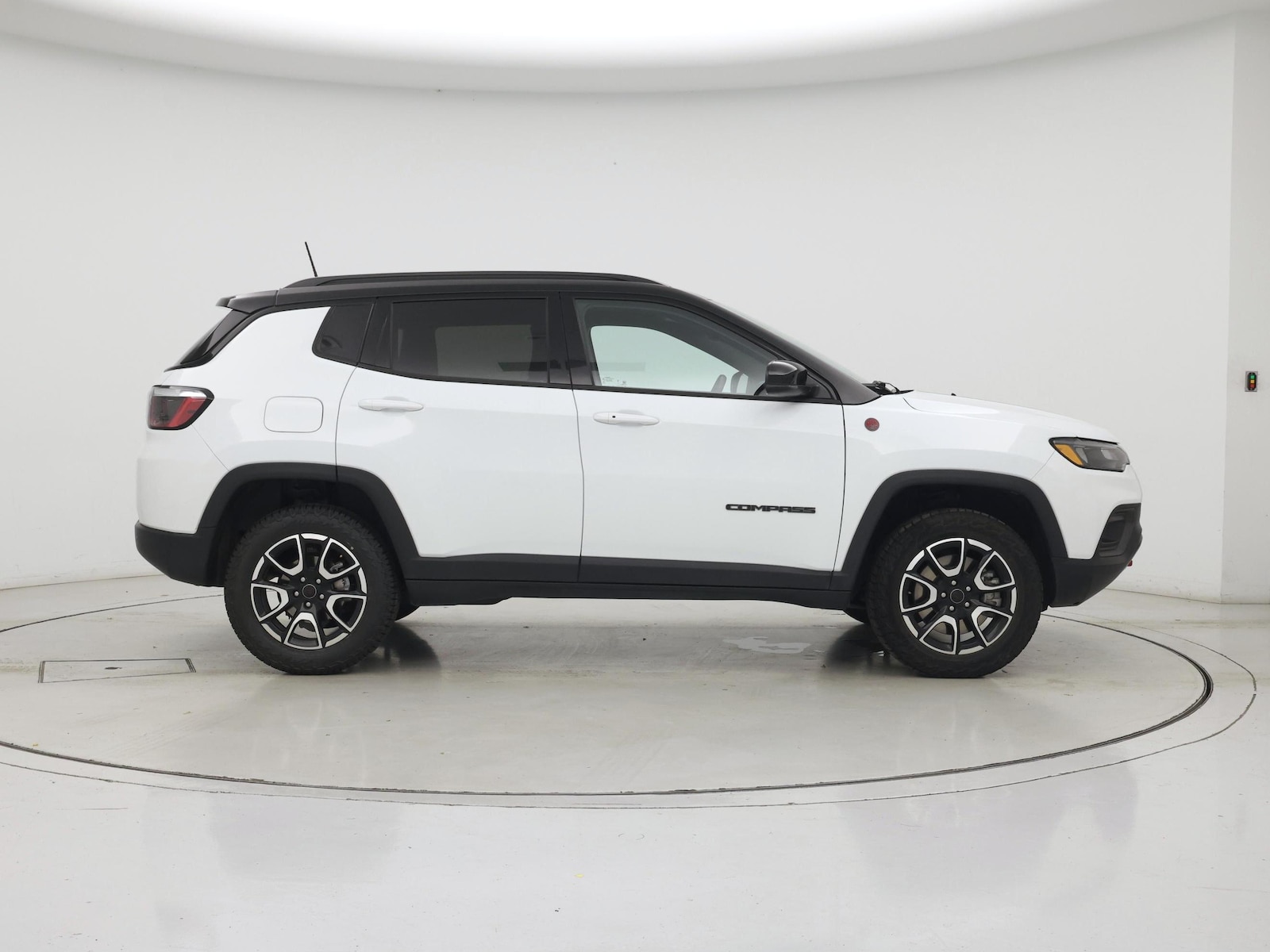2025 Jeep Compass Trailhawk - Photo 8