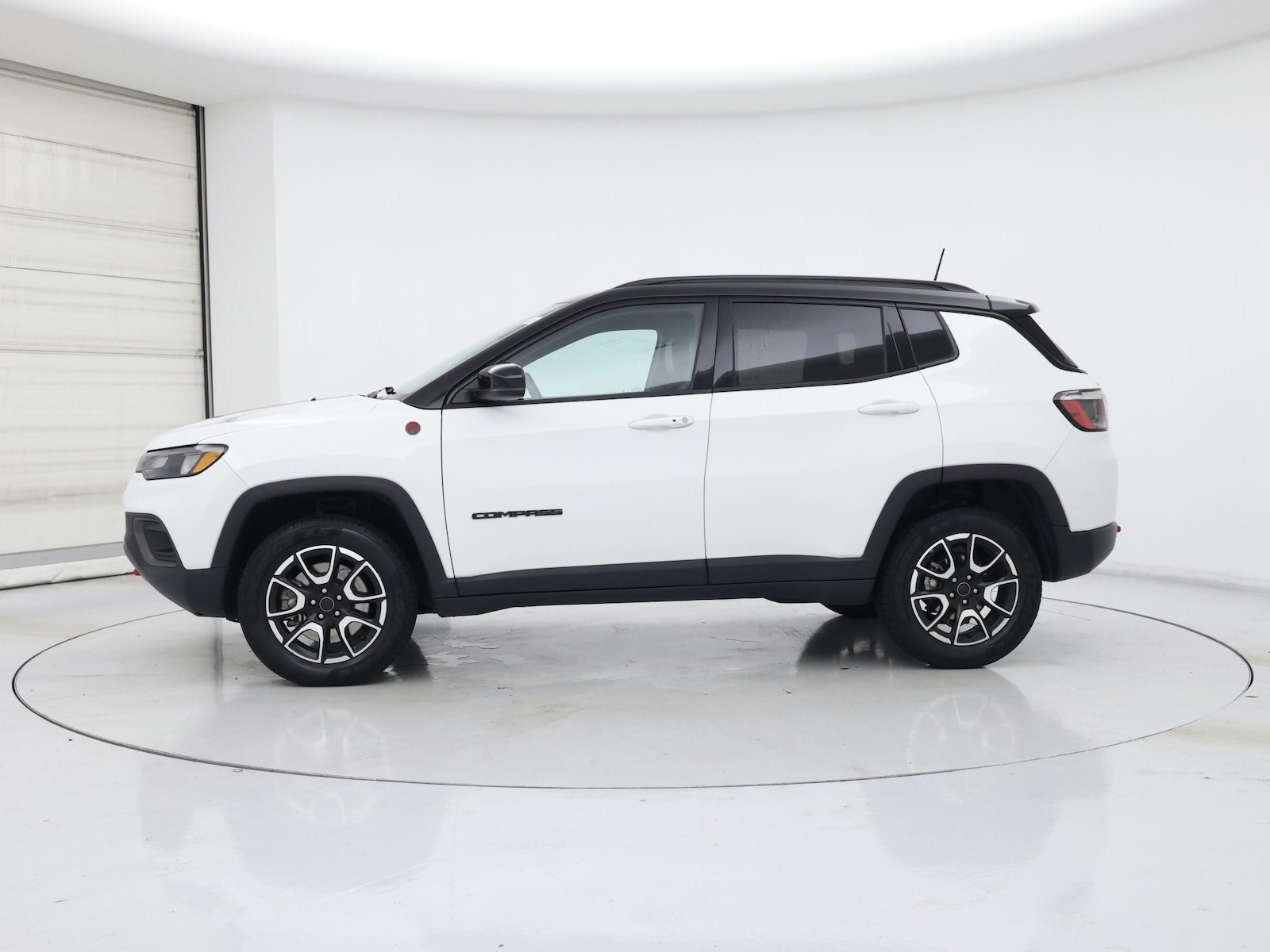 2025 Jeep Compass Trailhawk - Photo 4