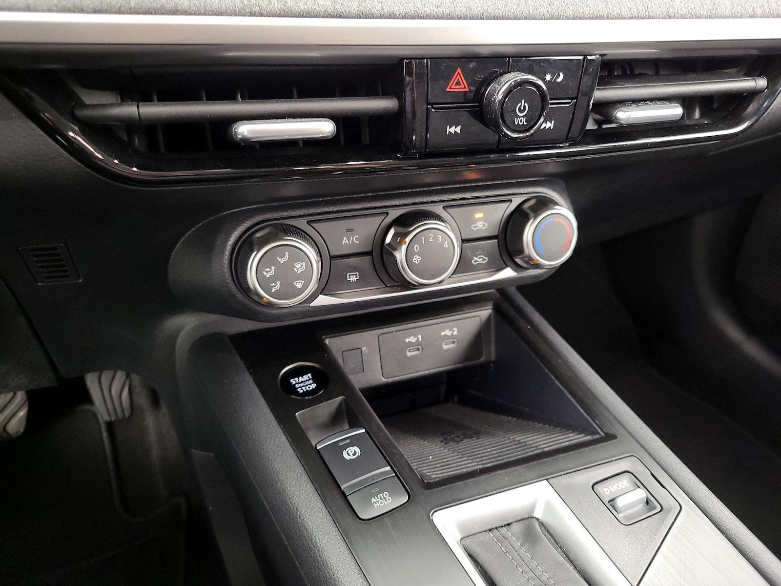 2025 Nissan Kicks SV - Photo 17