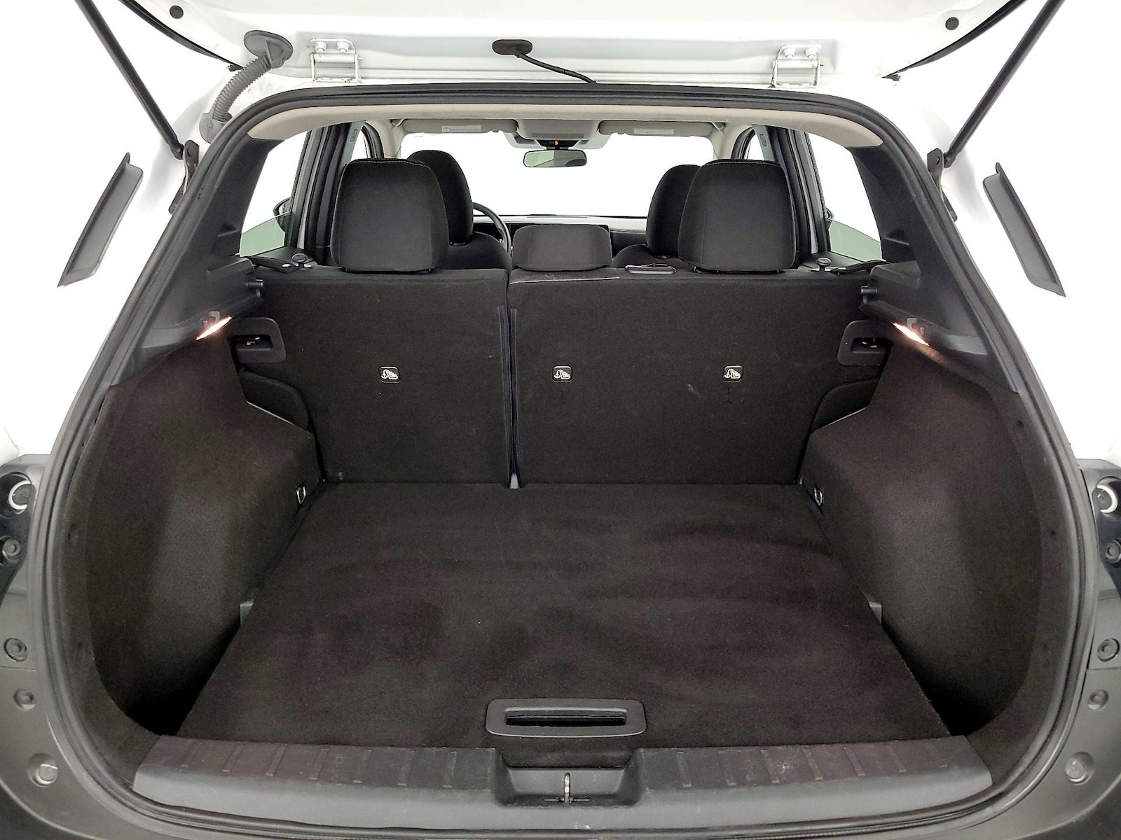 2025 Nissan Kicks SV - Photo 21