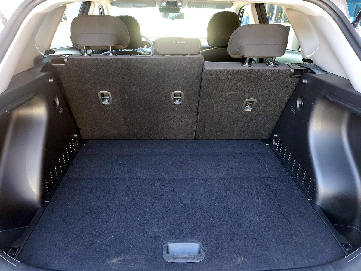 Trunk/Cargo (Seats Up)