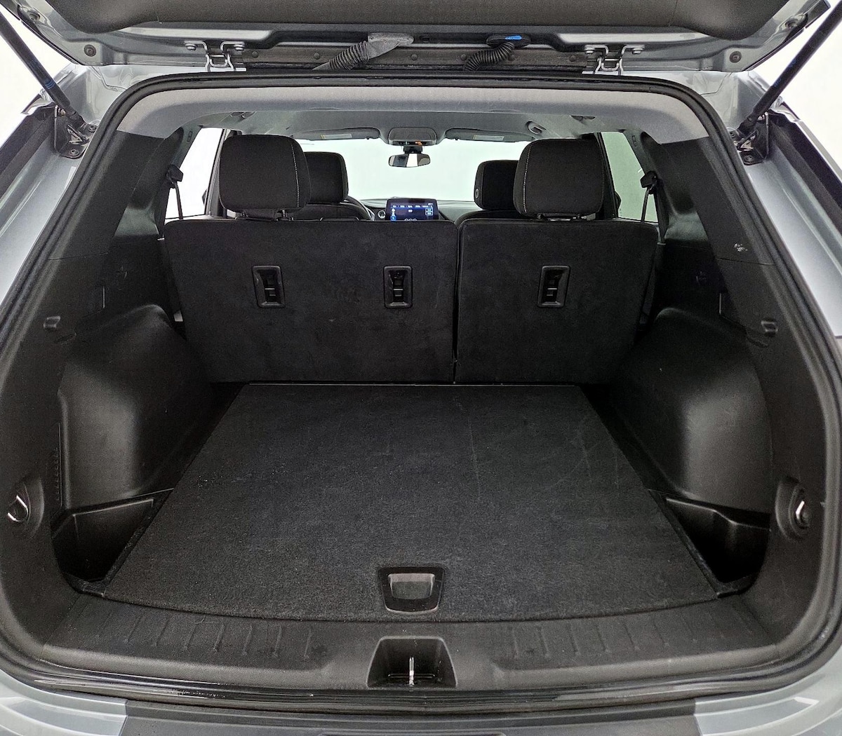 Trunk/Cargo (Seats Up)