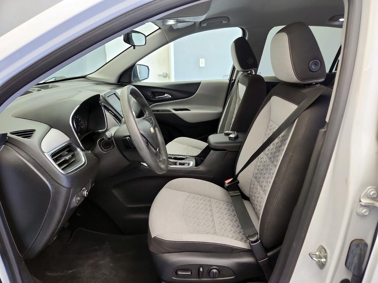 Power Seat(s) & Side Airbags