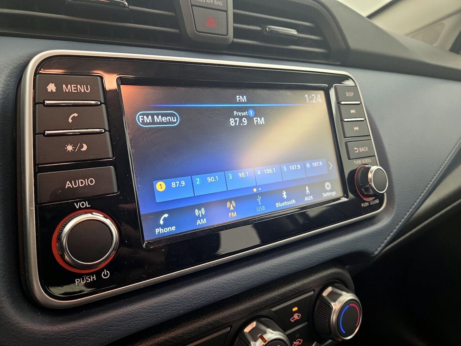 2025 Nissan Versa Sedan SV - Photo 16