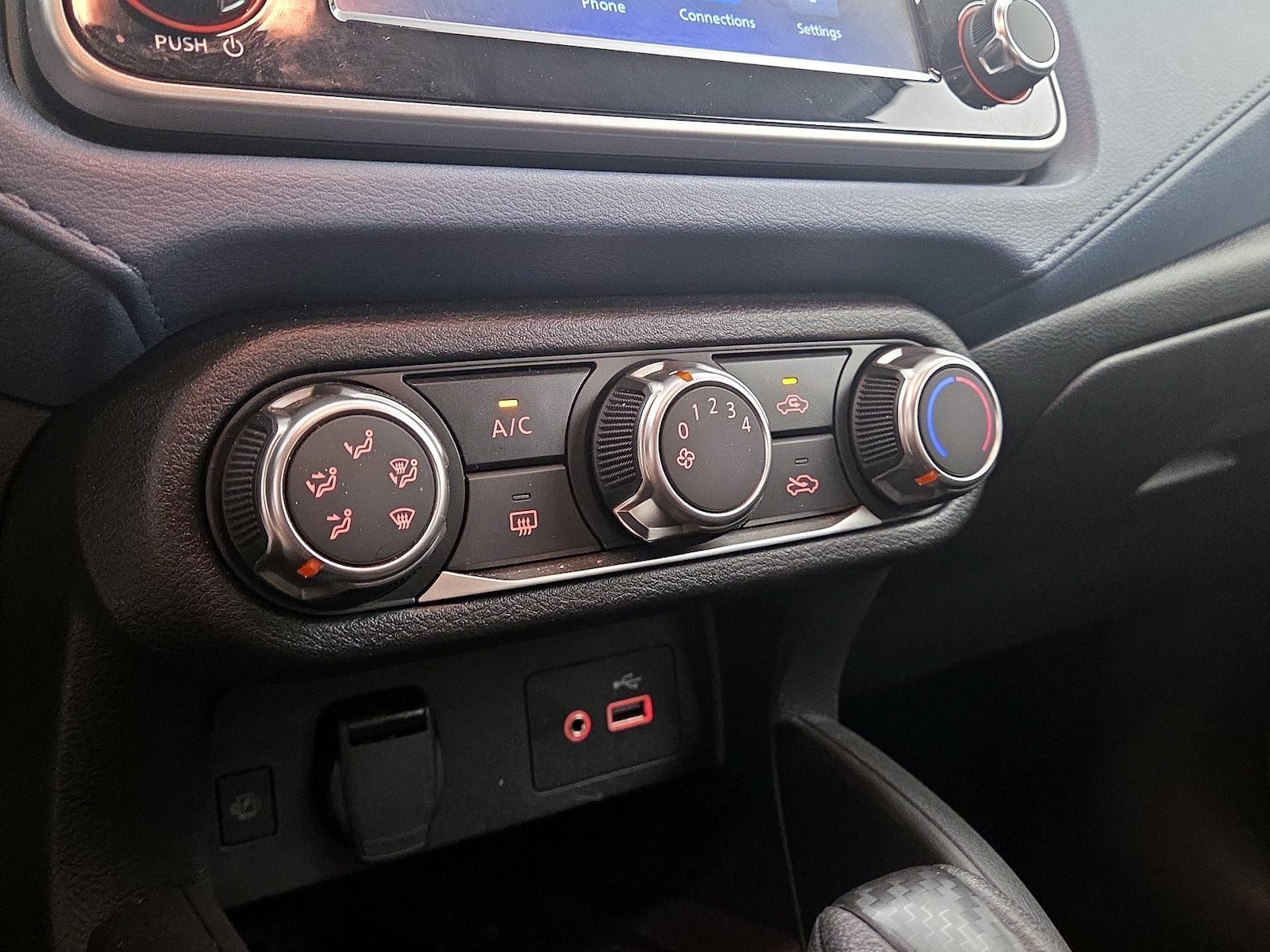 2025 Nissan Versa Sedan SV - Photo 17