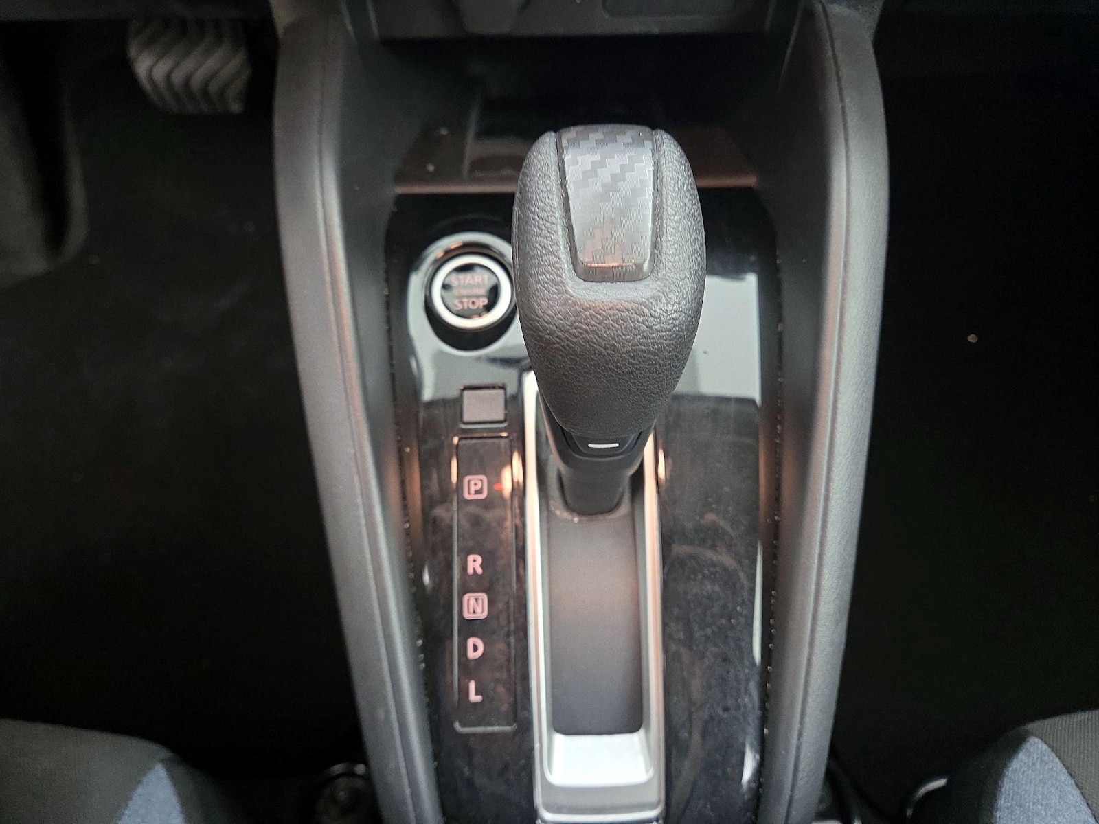 2025 Nissan Versa Sedan SV - Photo 18