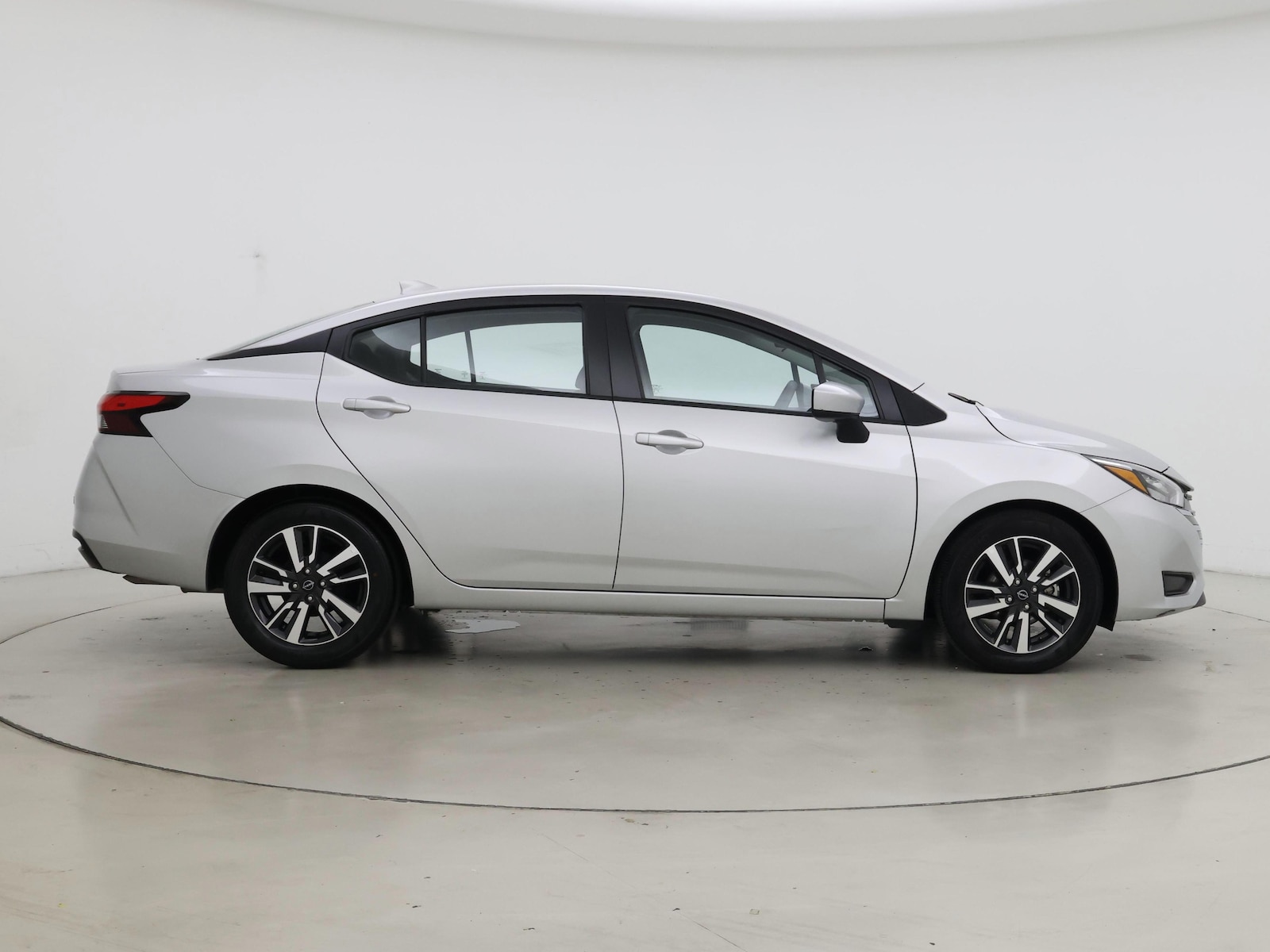 2025 Nissan Versa Sedan SV - Photo 8