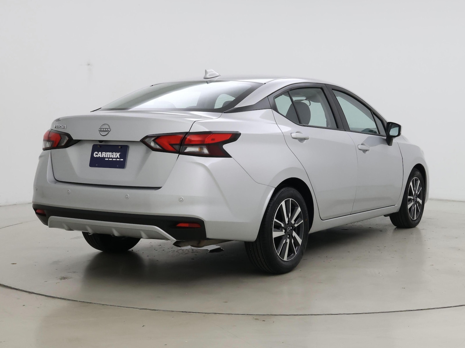 2025 Nissan Versa Sedan SV - Photo 9