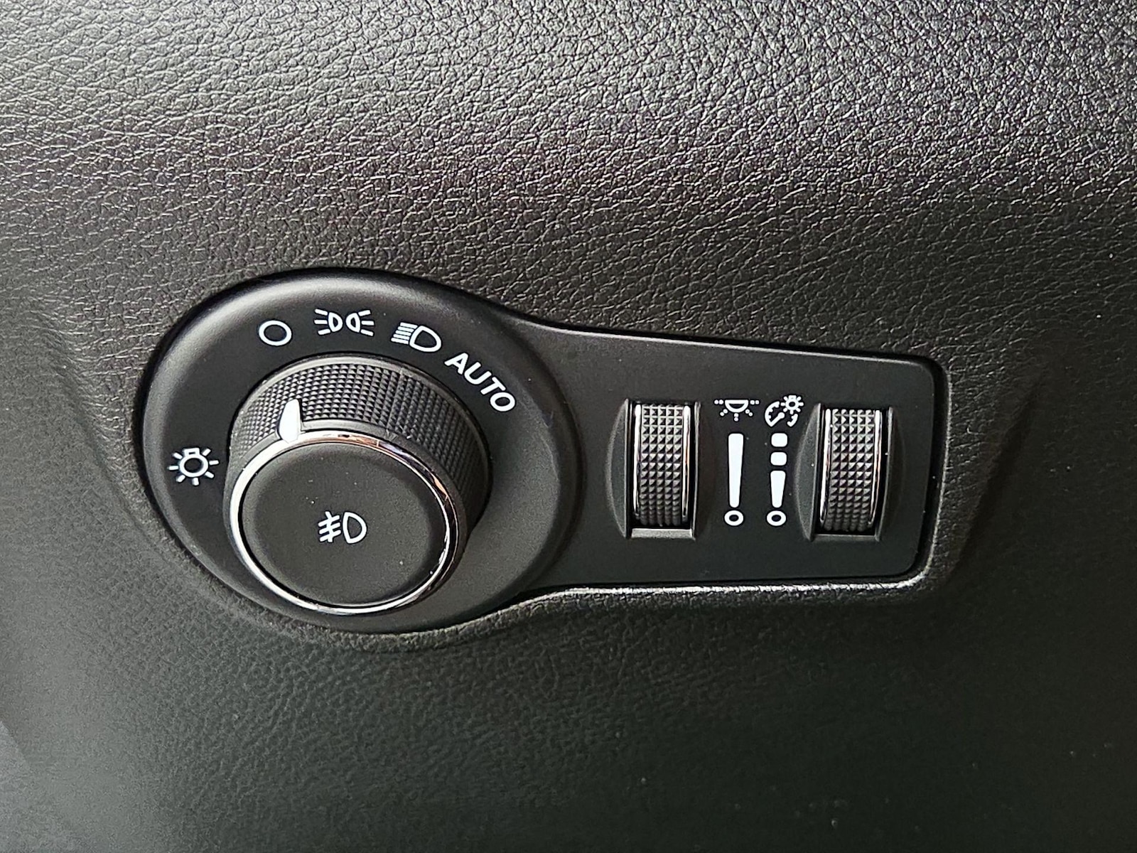 2025 Jeep Compass Limited - Photo 14