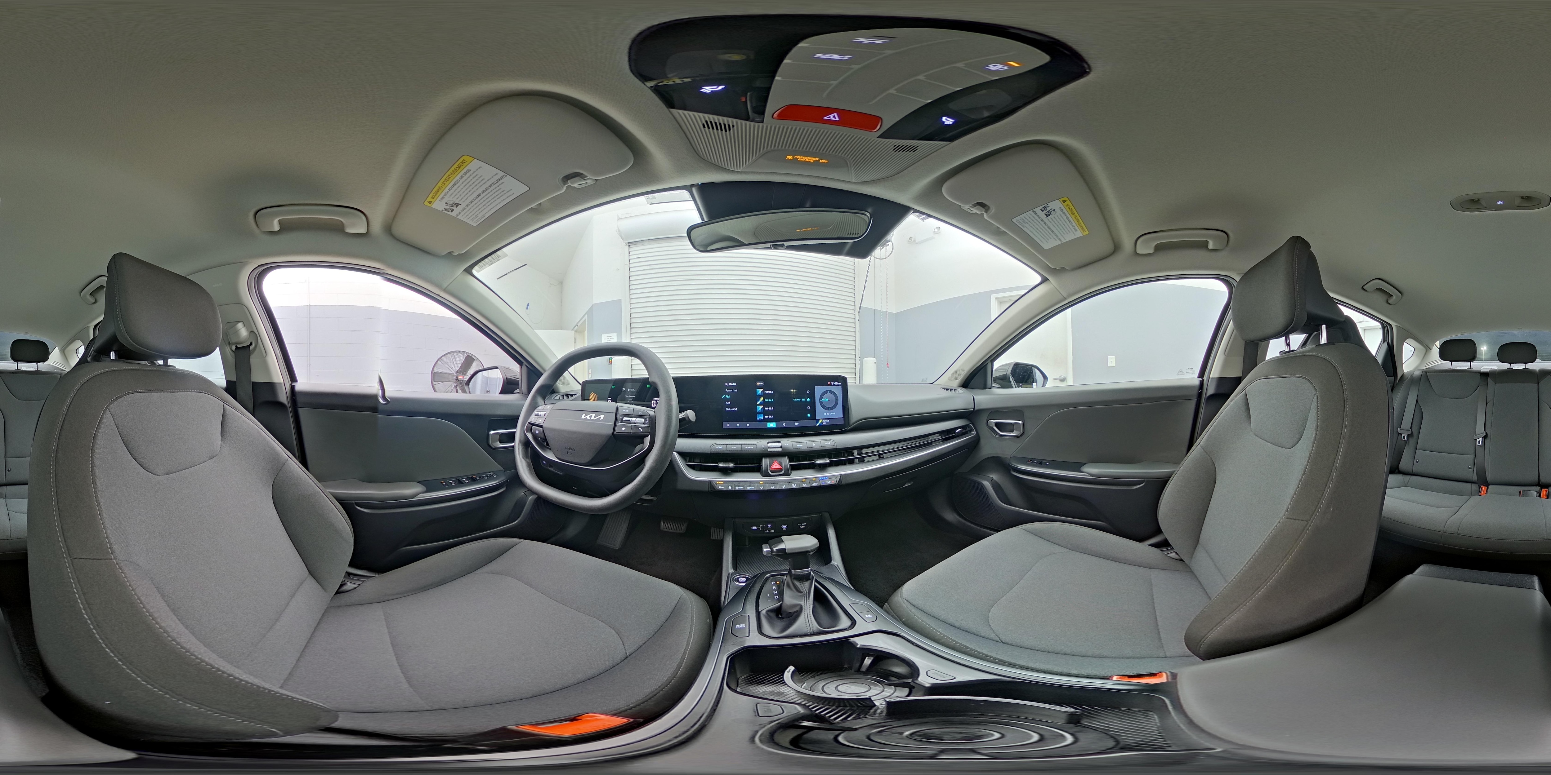 2025 Kia K4 LXS - Photo 24