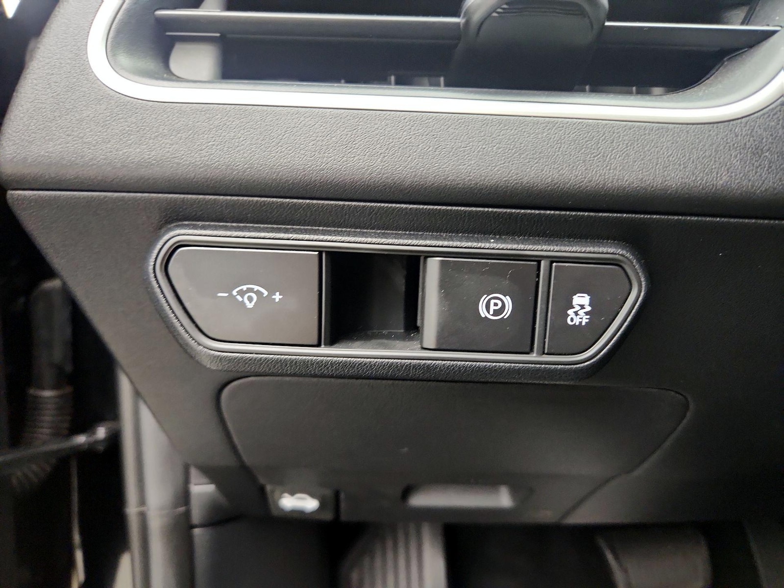 2025 Kia K4 LXS - Photo 14