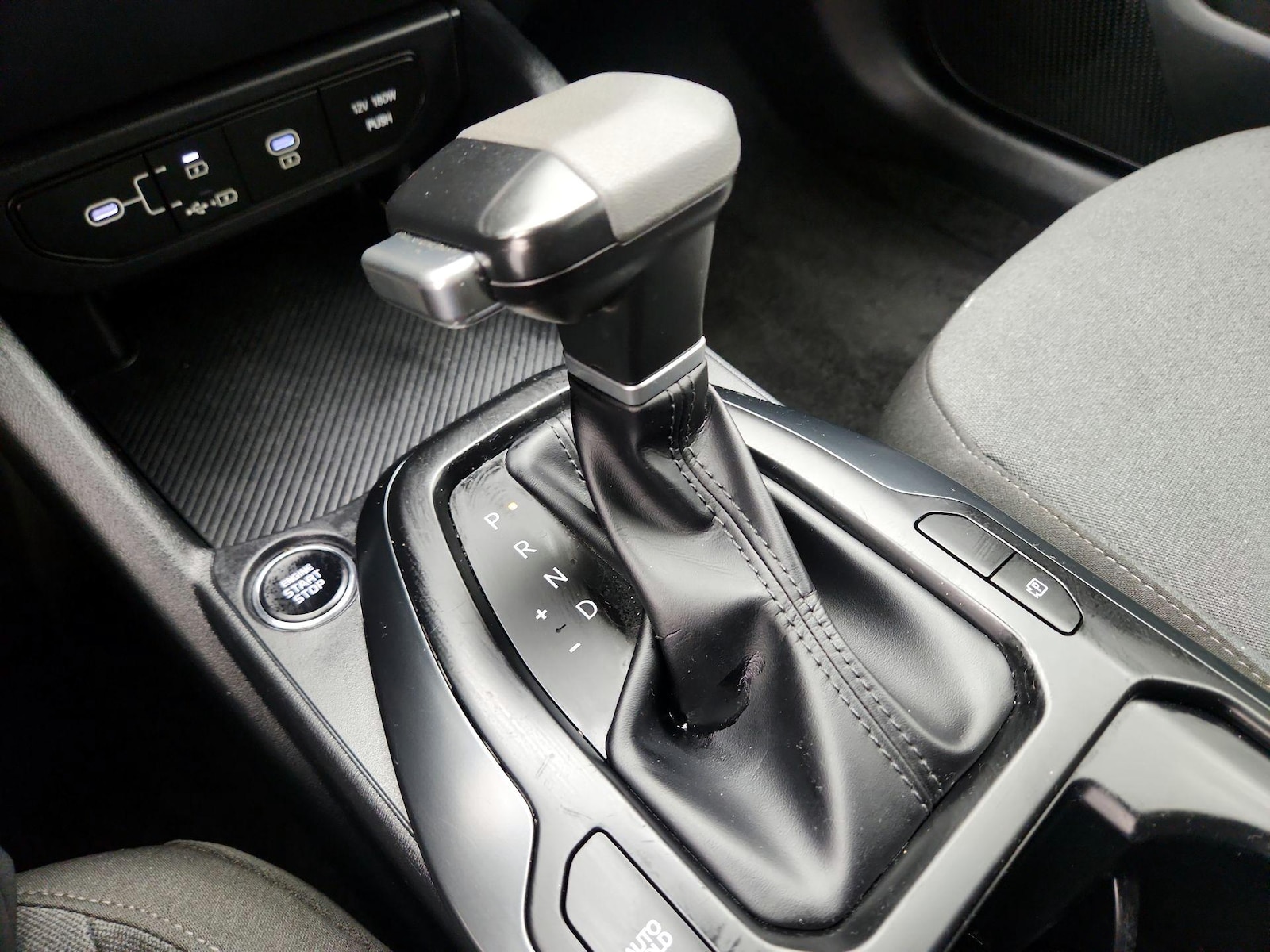 2025 Kia K4 LXS - Photo 18