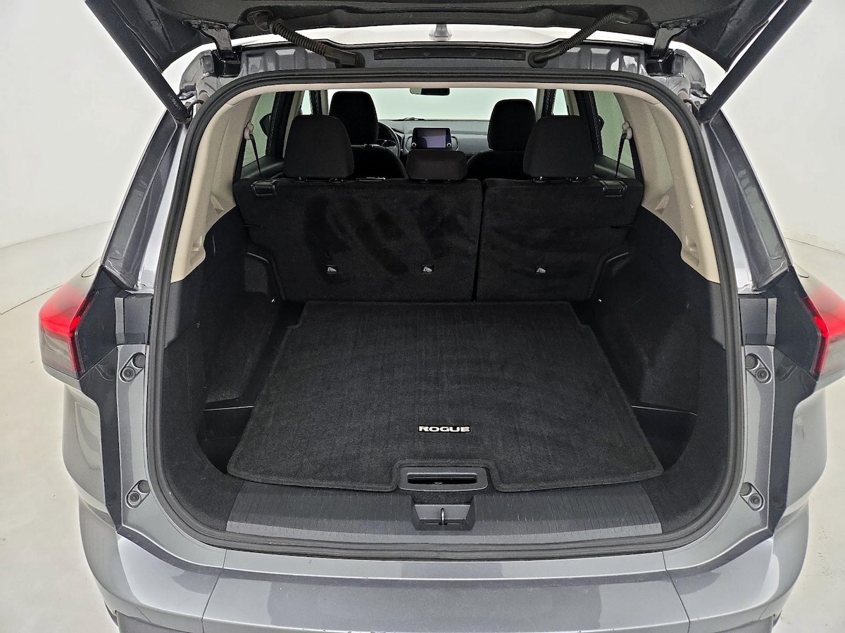 Trunk/Cargo (Seats Up)