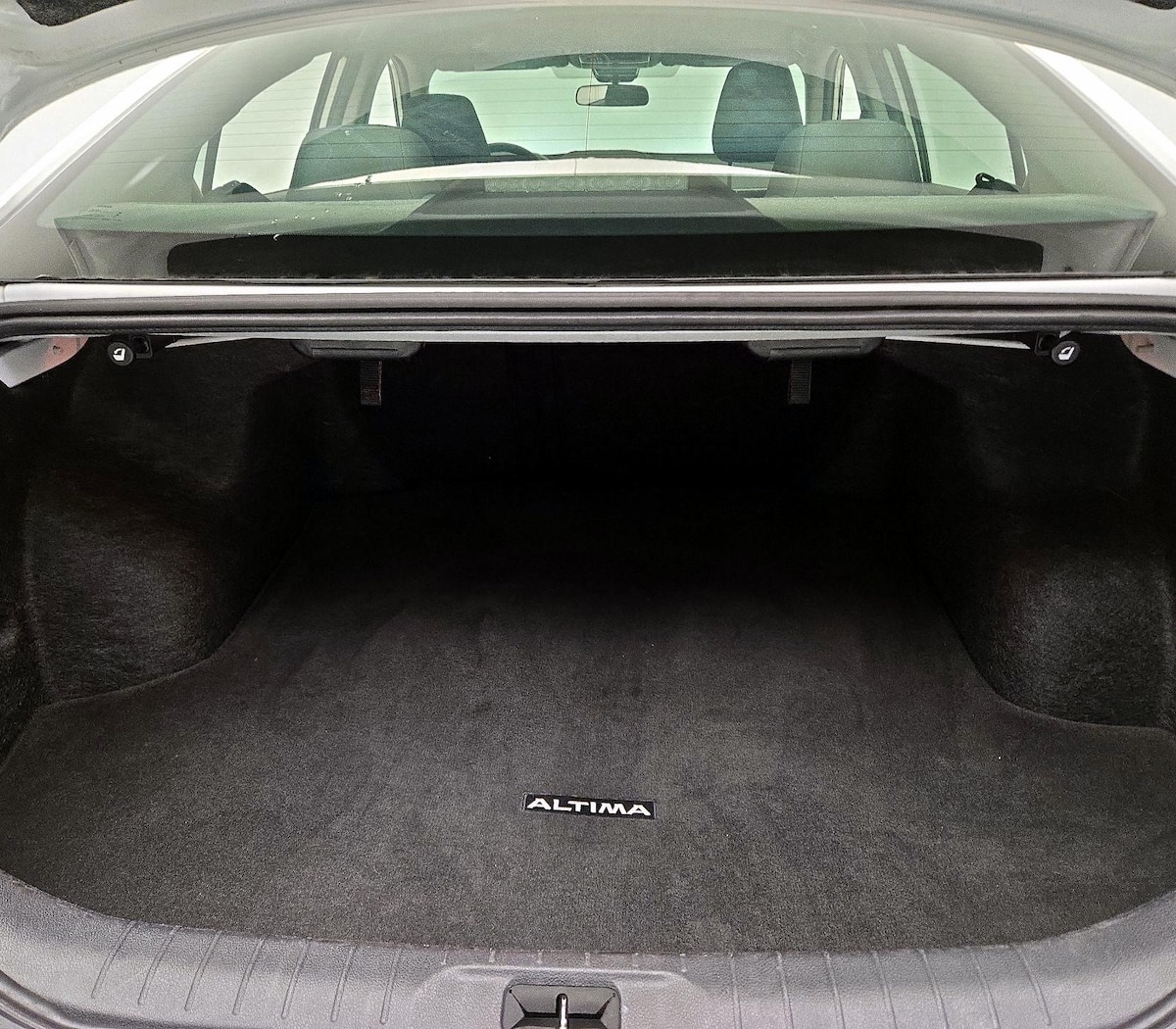 Trunk/Cargo (Seats Up)