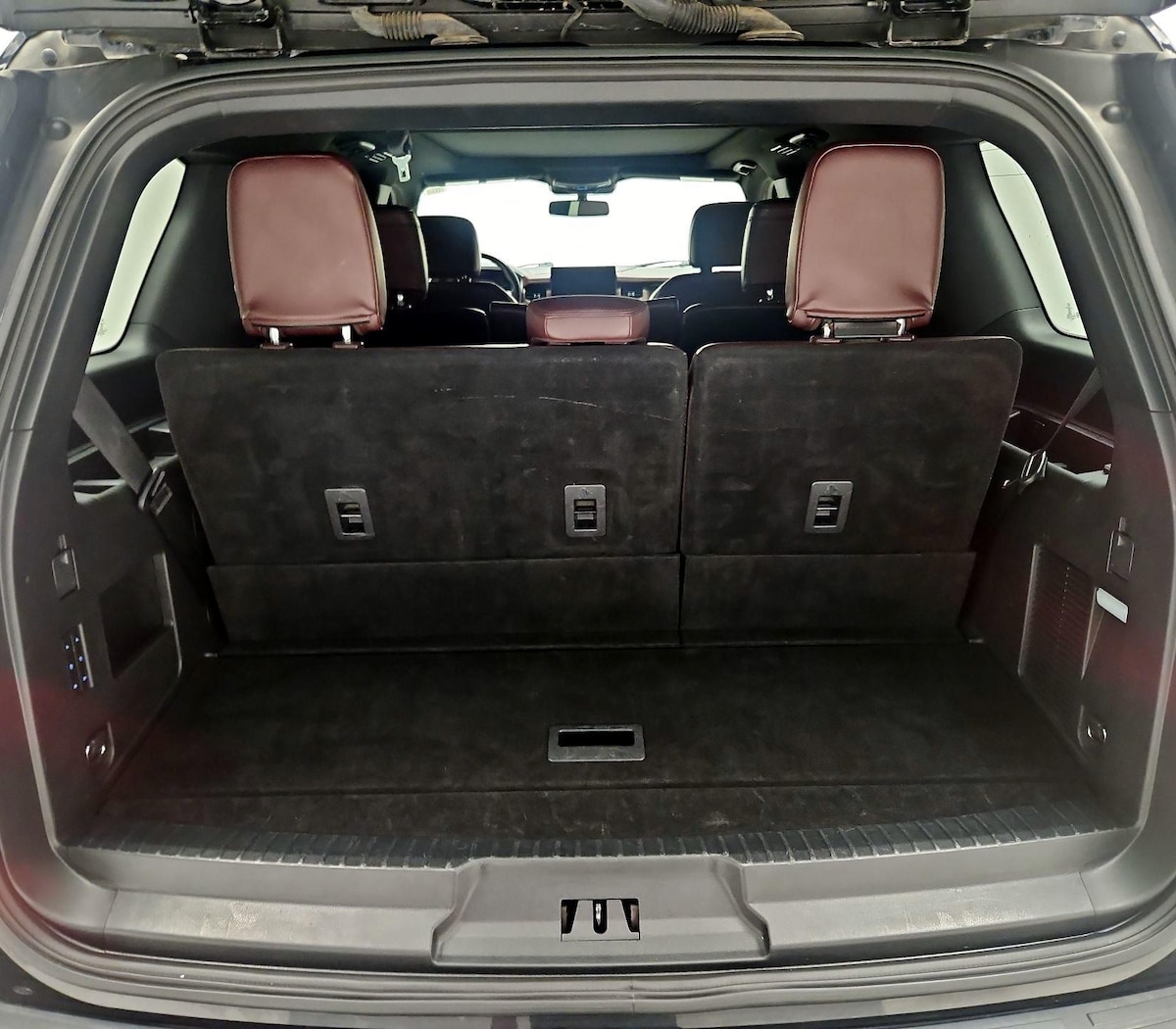 Trunk/Cargo (Seats Up)