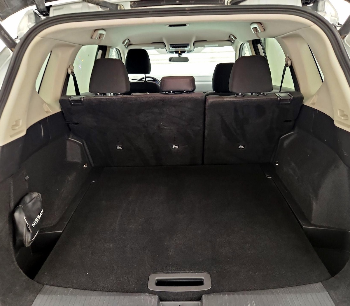 Trunk/Cargo (Seats Up)