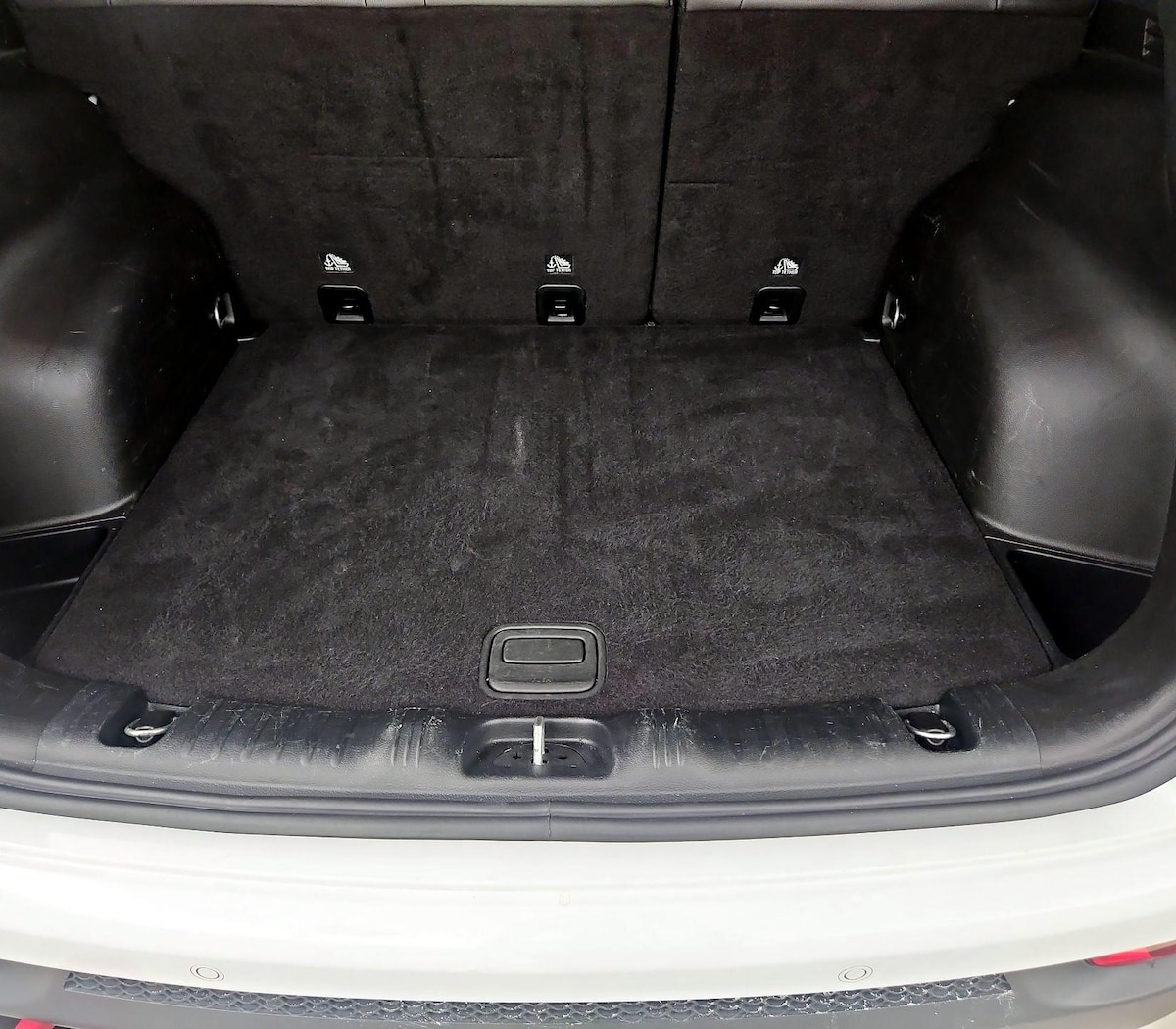 Trunk/Cargo (Seats Up)