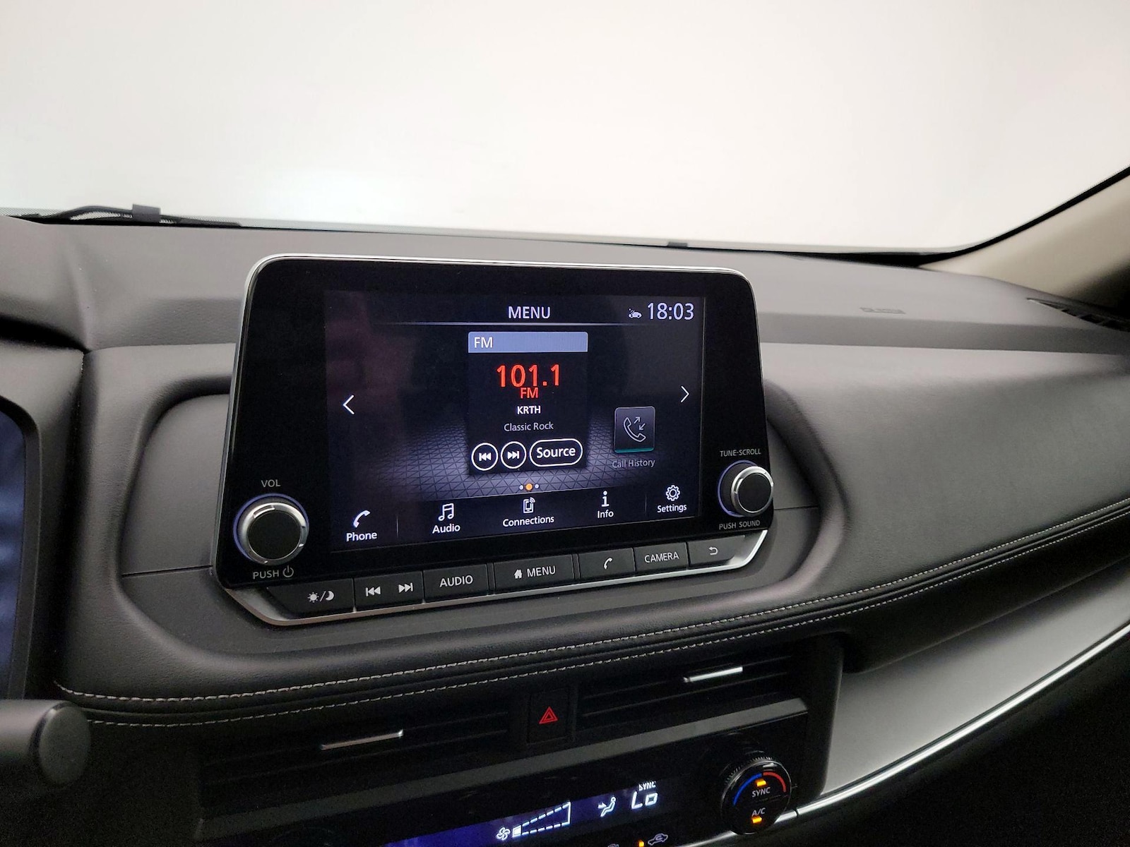 2025 Nissan Rogue SV - Photo 16