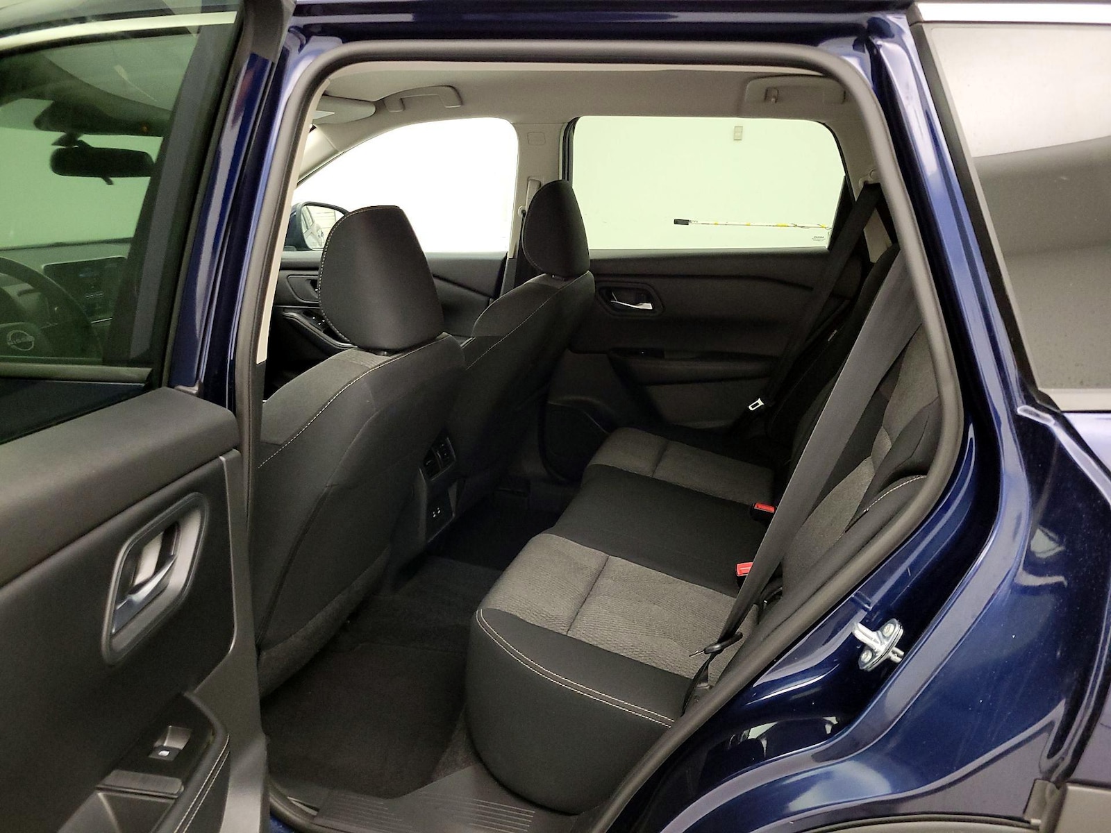 2025 Nissan Rogue SV - Photo 20