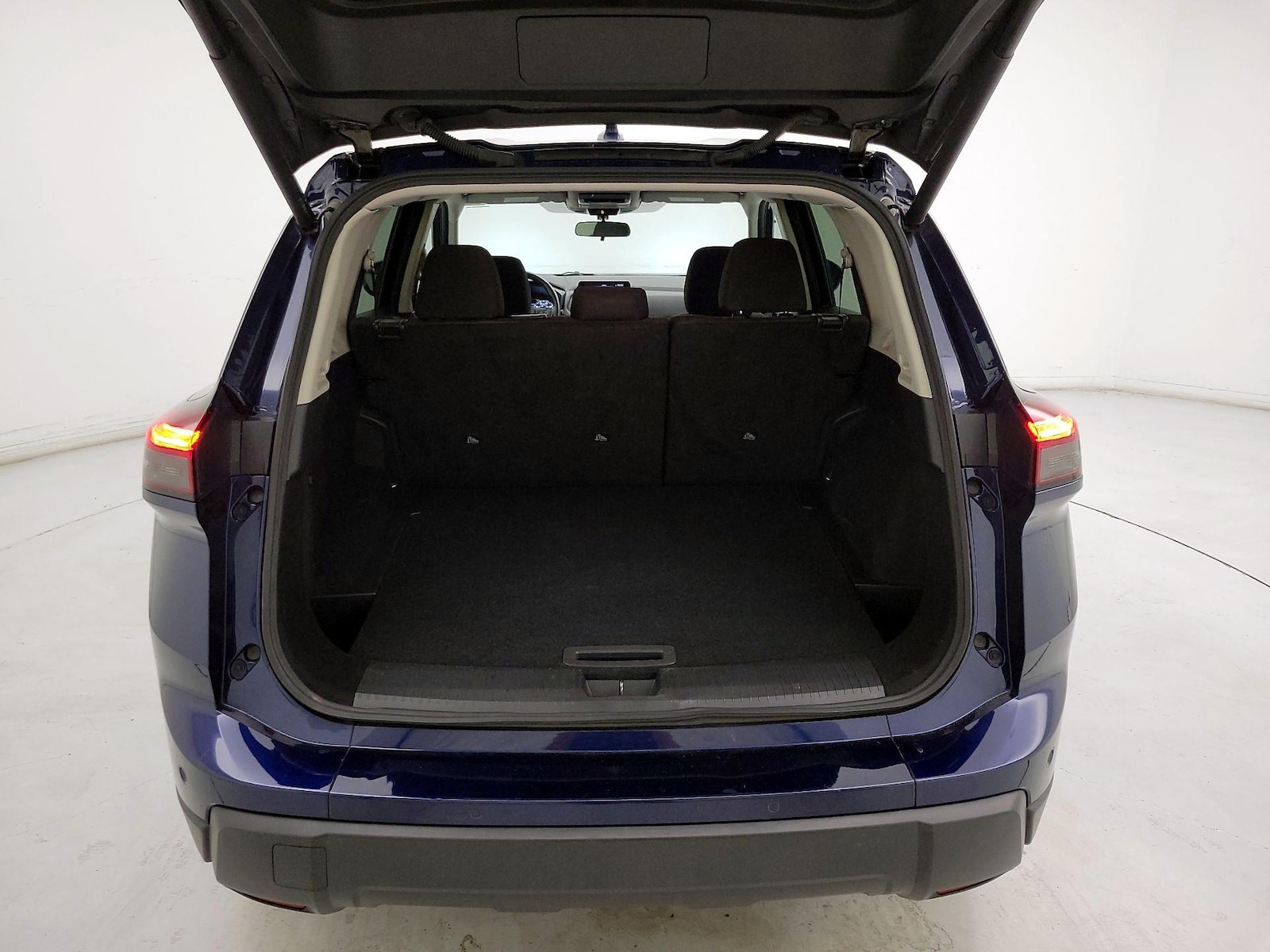 2025 Nissan Rogue SV - Photo 21