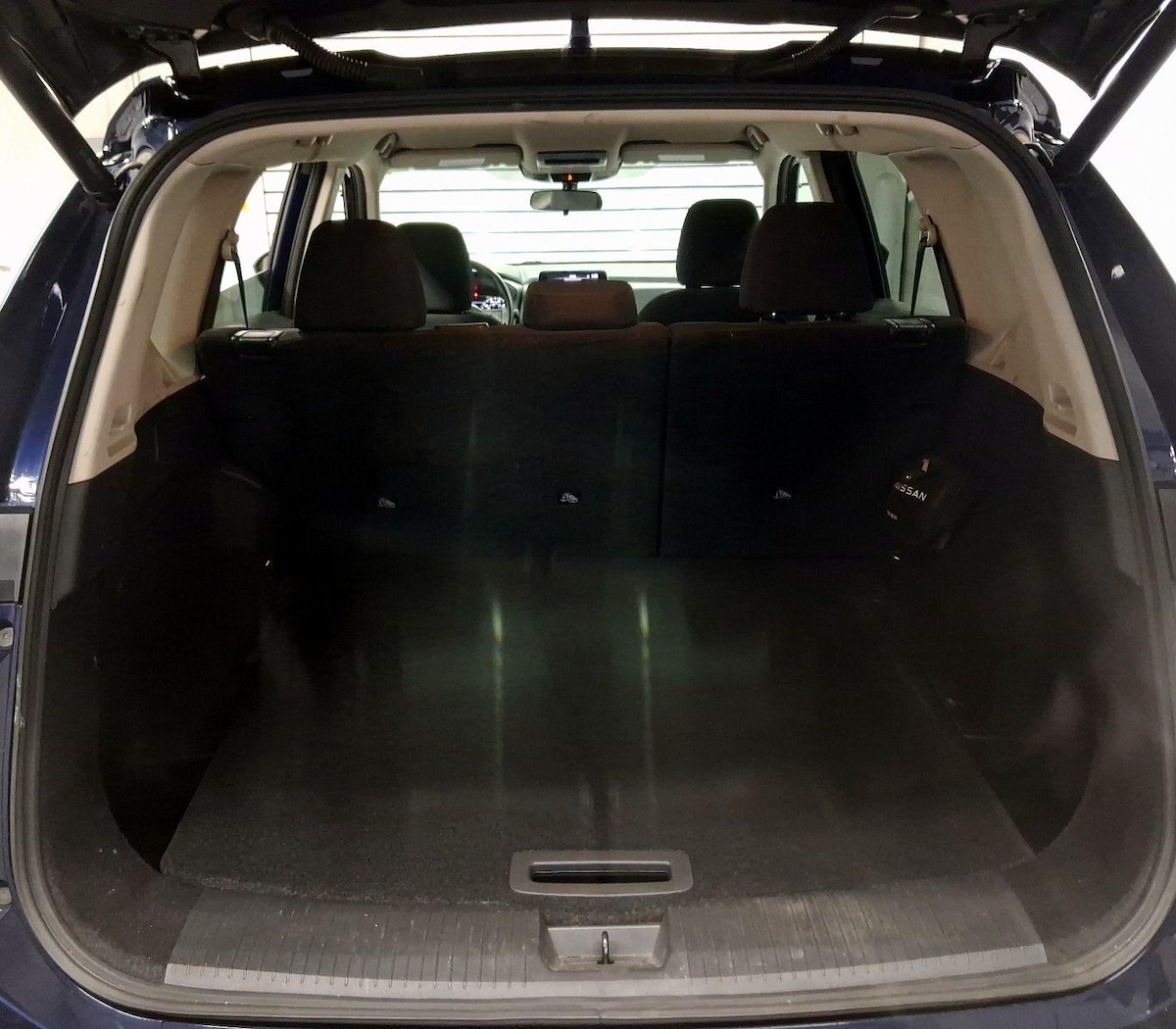Trunk/Cargo (Seats Up)