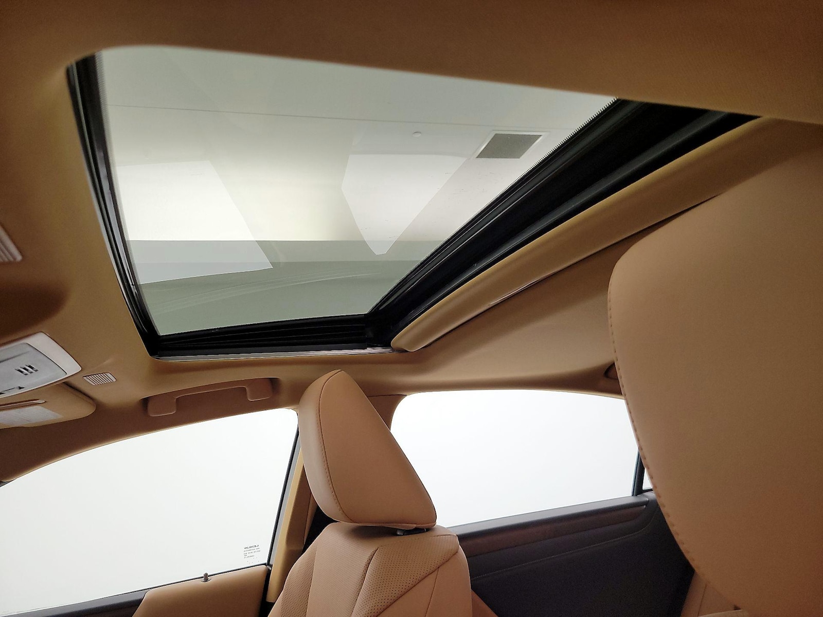 Sunroof(s) & Overhead Airbags
