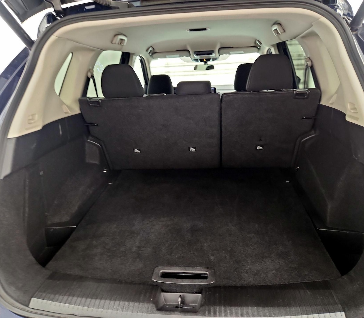 Trunk/Cargo (Seats Up)