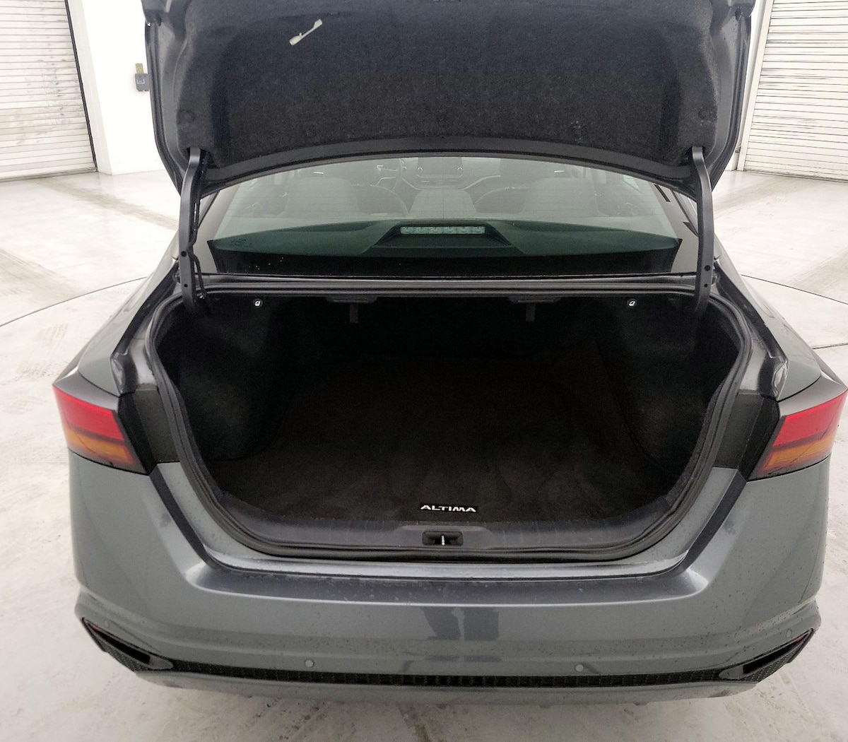 Trunk/Cargo (Seats Up)
