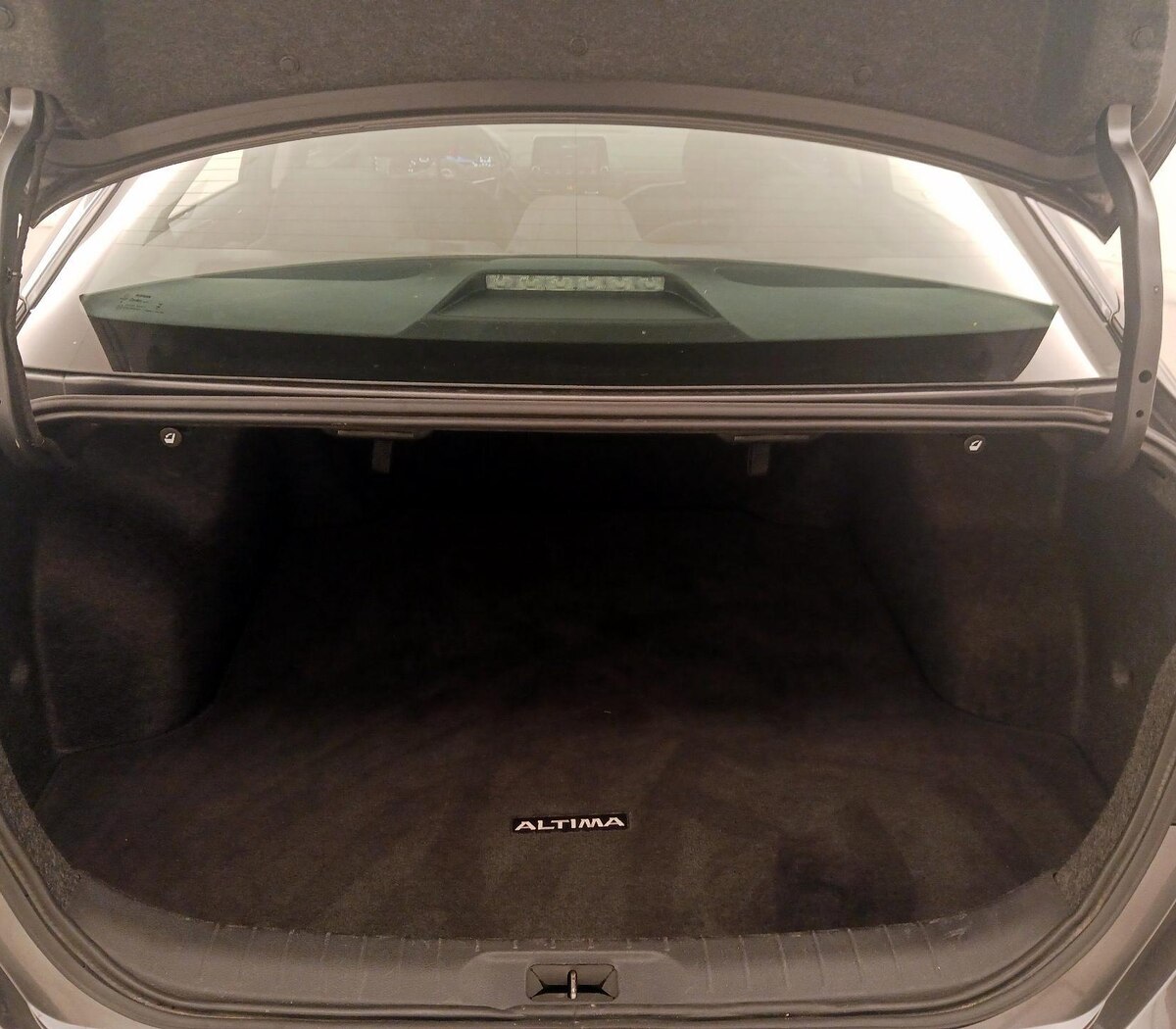 Trunk/Cargo (Seats Up)