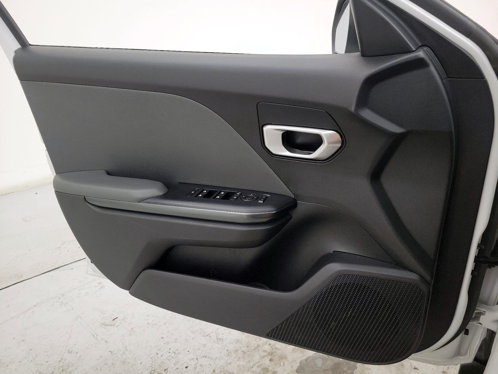 2025 Kia K4 LXS - Photo 13
