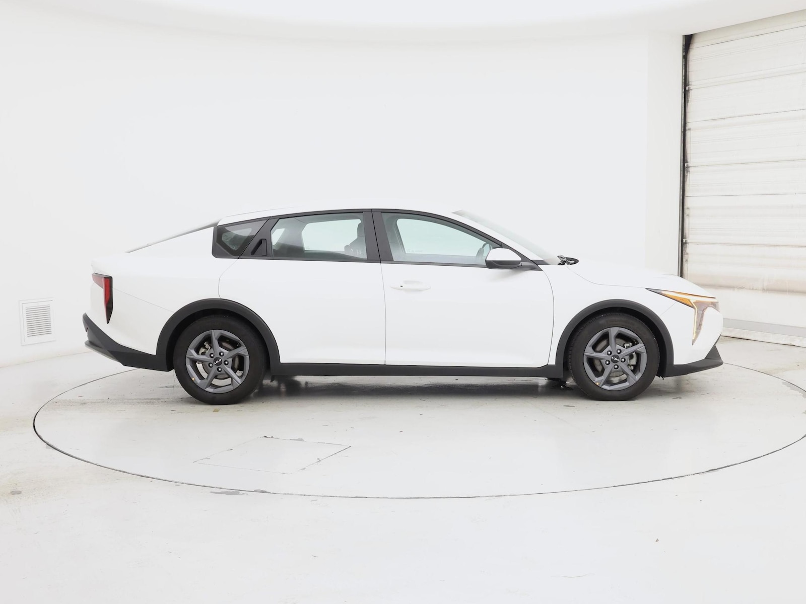 2025 Kia K4 LXS - Photo 8