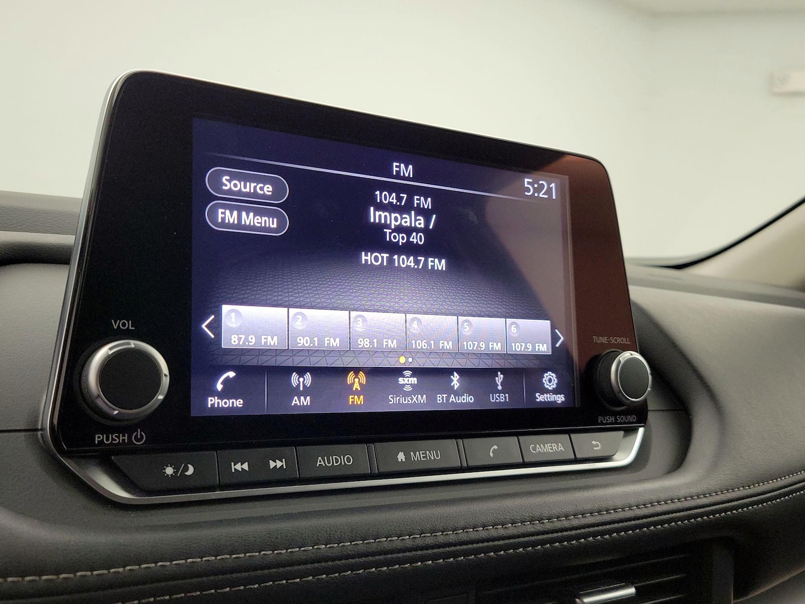 2025 Nissan Rogue SV - Photo 16