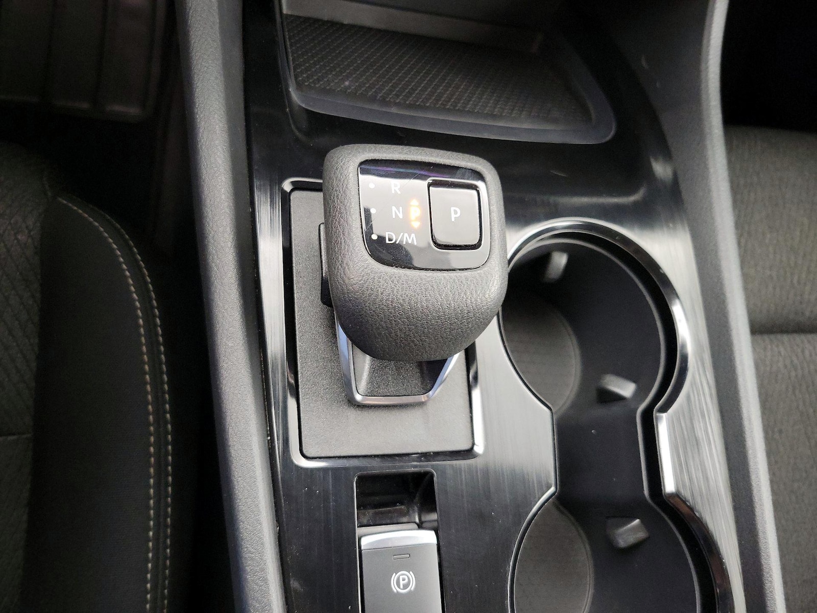 2025 Nissan Rogue SV - Photo 18