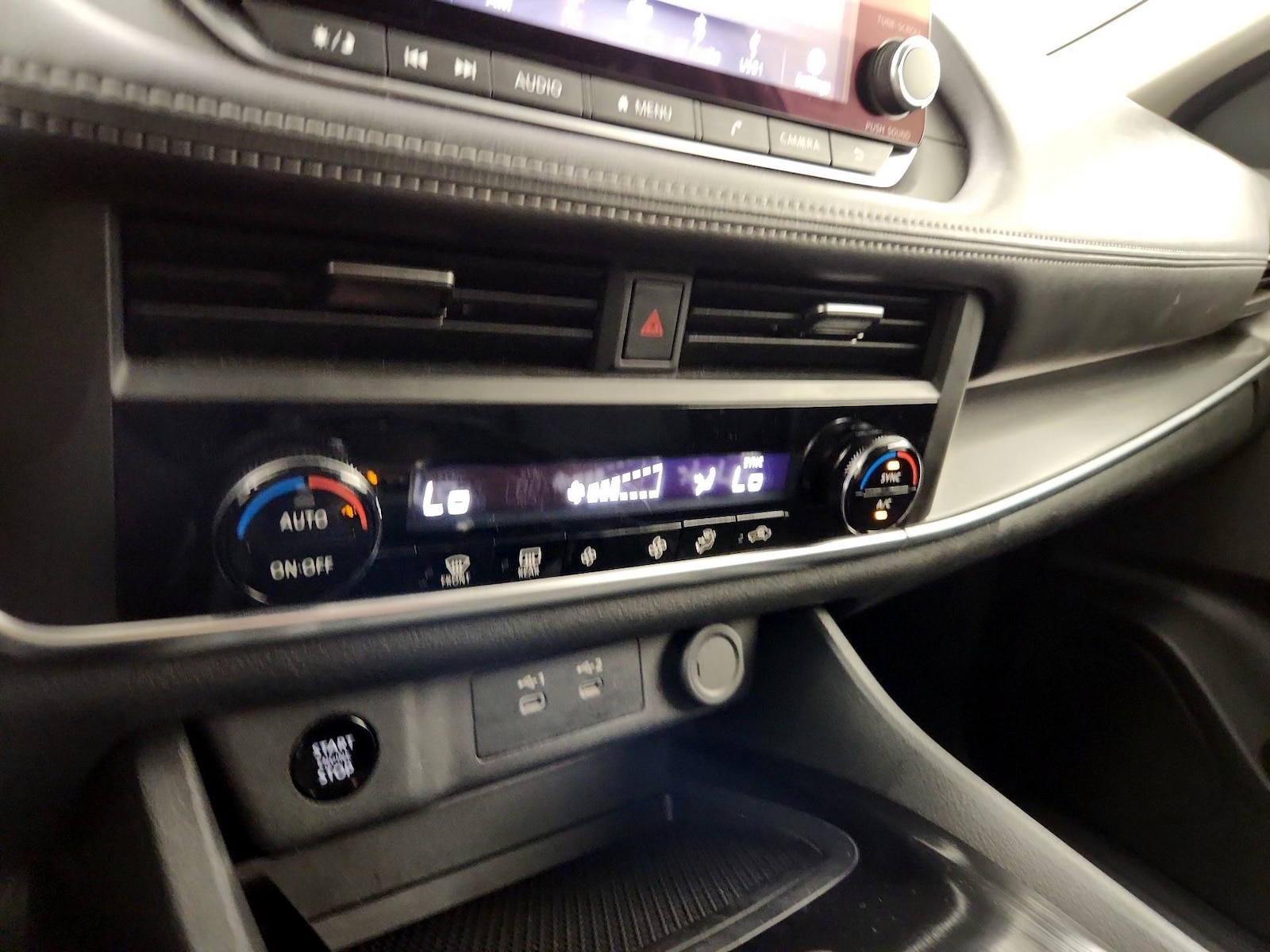 2025 Nissan Rogue SV - Photo 17
