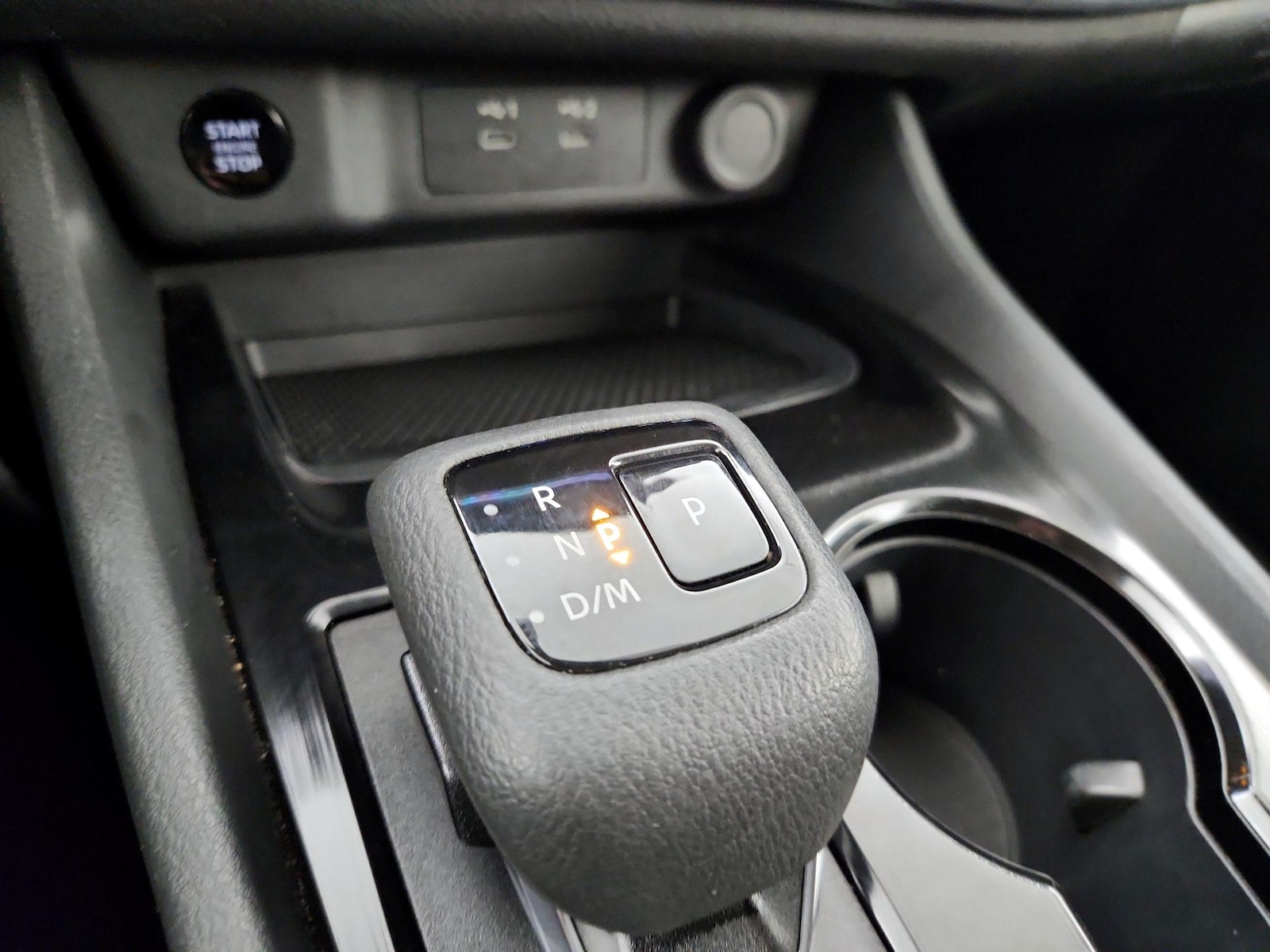2025 Nissan Rogue SV - Photo 18