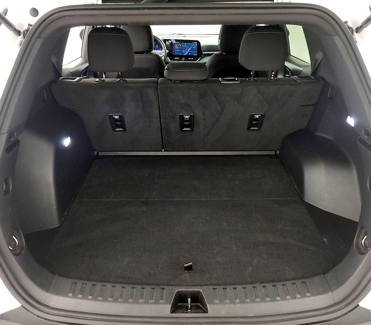 Trunk/Cargo (Seats Up)