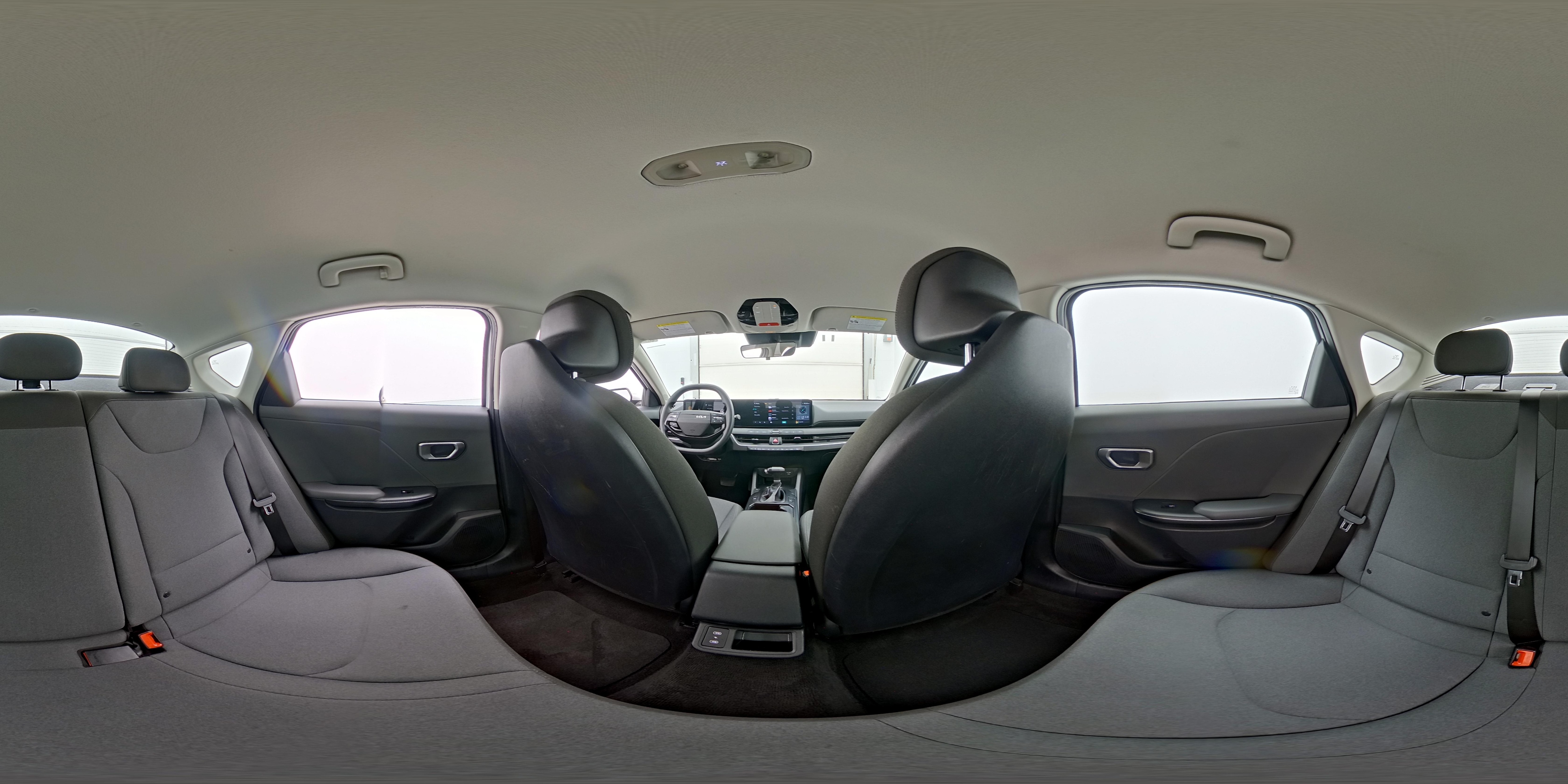2025 Kia K4 LXS - Photo 24