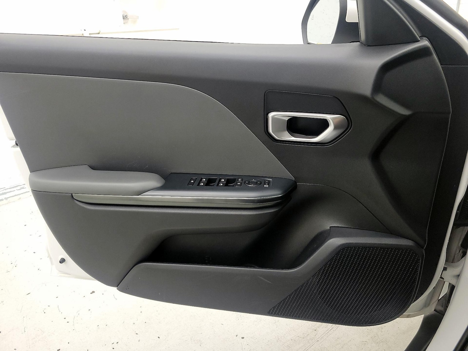 2025 Kia K4 LXS - Photo 13