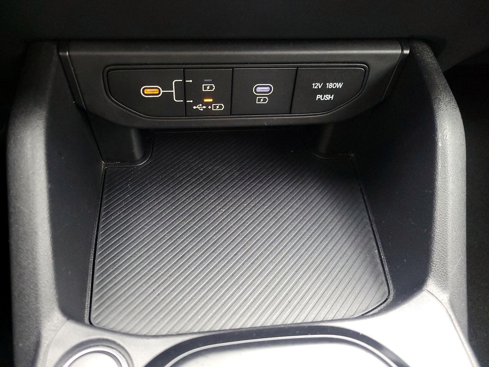 2025 Kia K4 LXS - Photo 18