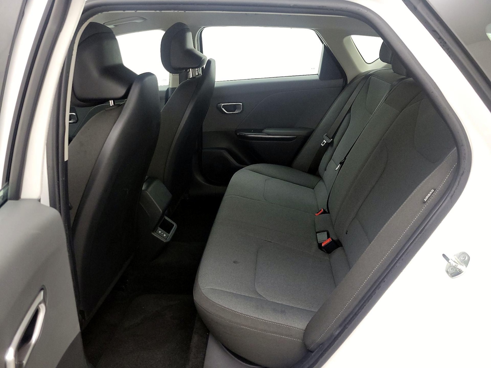 2025 Kia K4 LXS - Photo 19