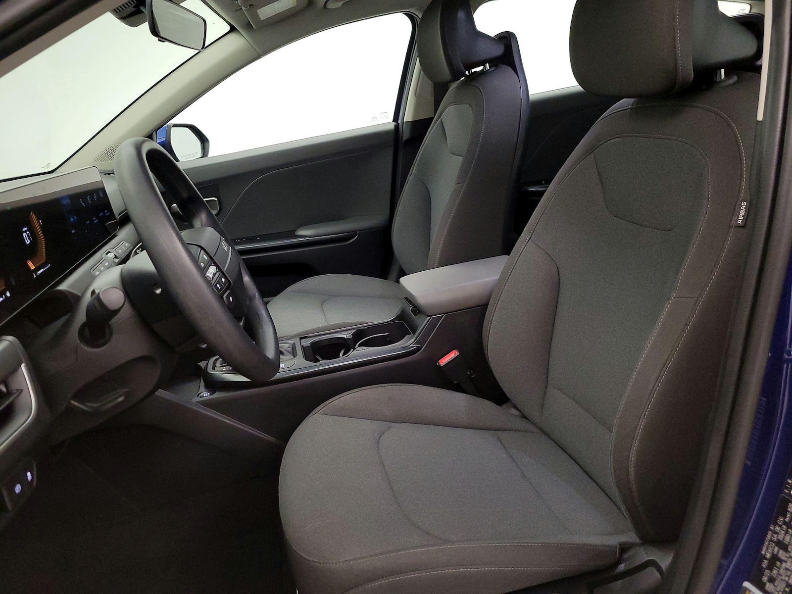 2025 Kia K4 LXS - Photo 12