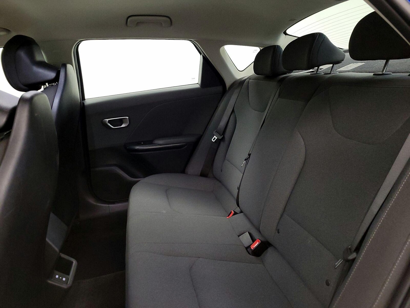 2025 Kia K4 LXS - Photo 20