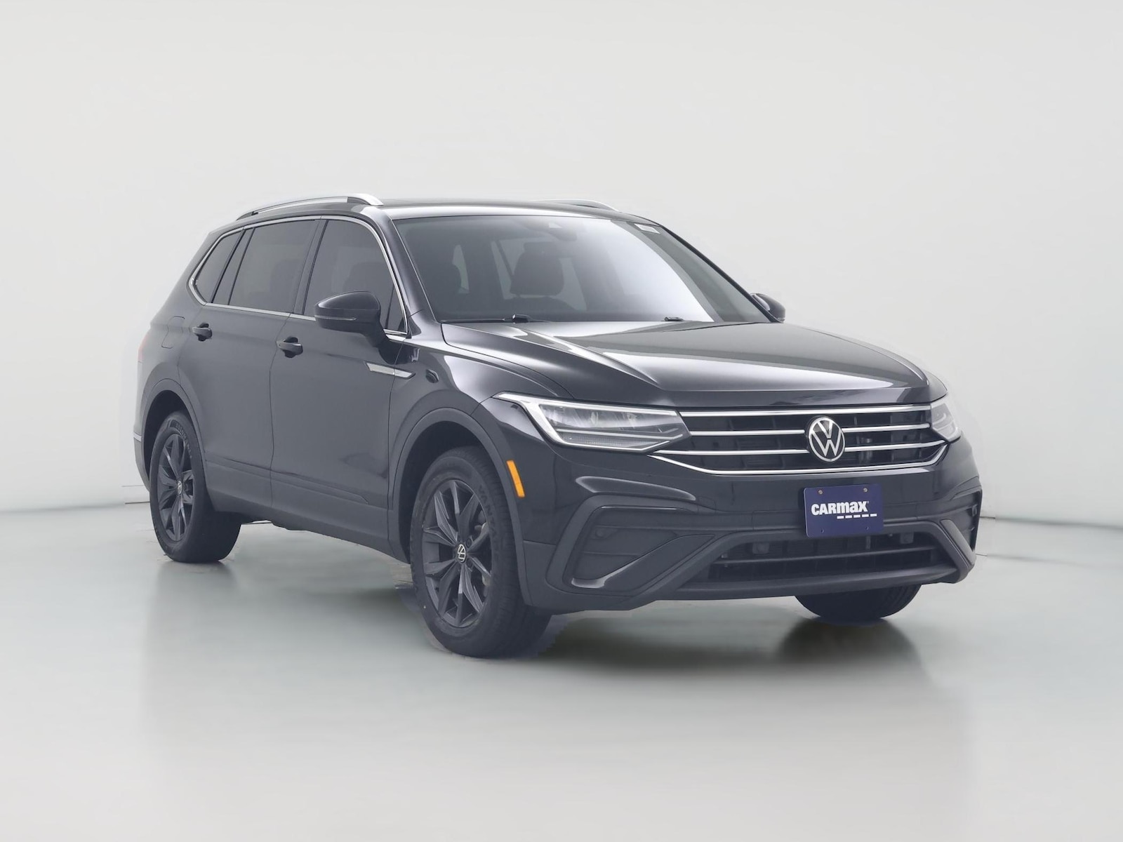 2023 Volkswagen Tiguan SE - Photo 1