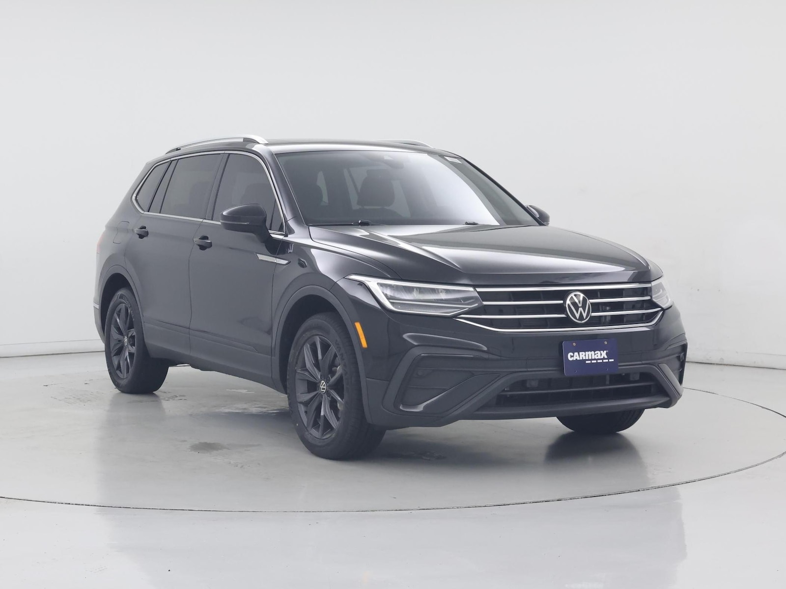 2023 Volkswagen Tiguan SE - Photo 2