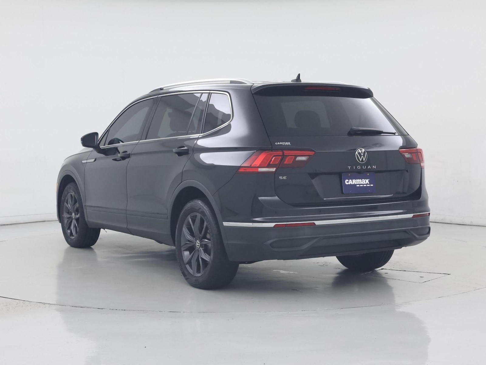 2023 Volkswagen Tiguan SE - Photo 3