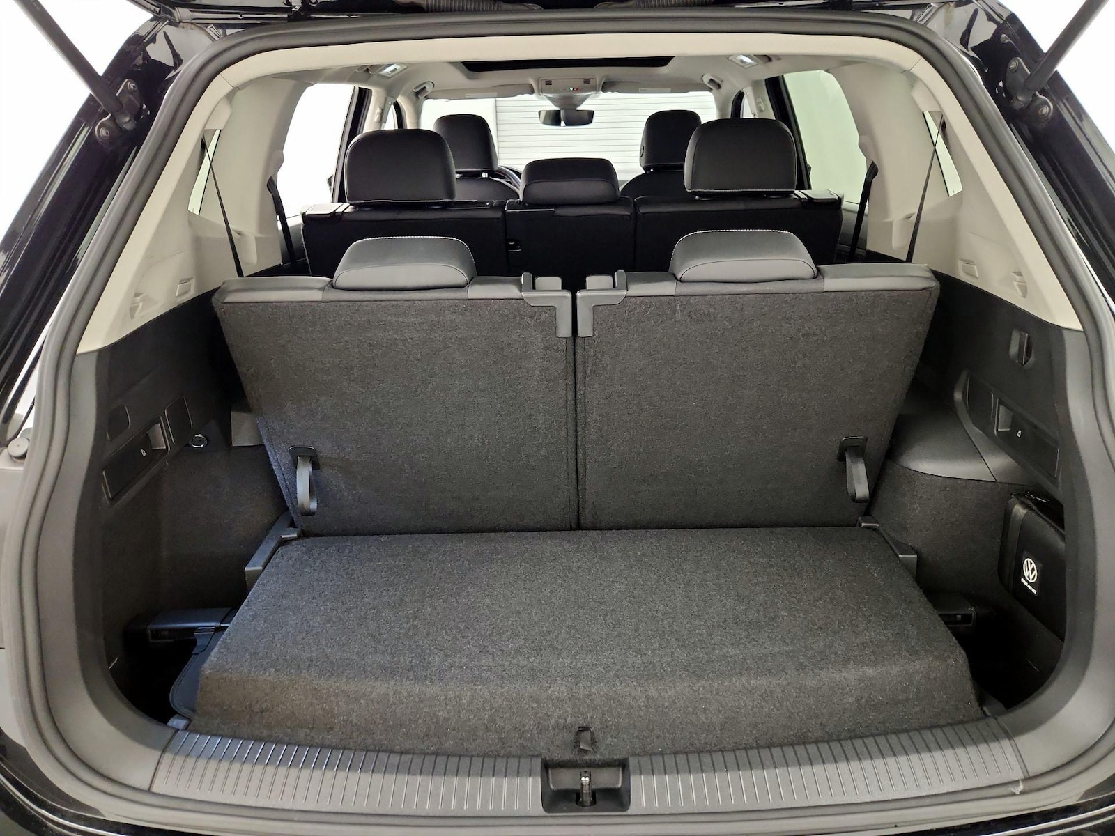 2023 Volkswagen Tiguan SE - Photo 22