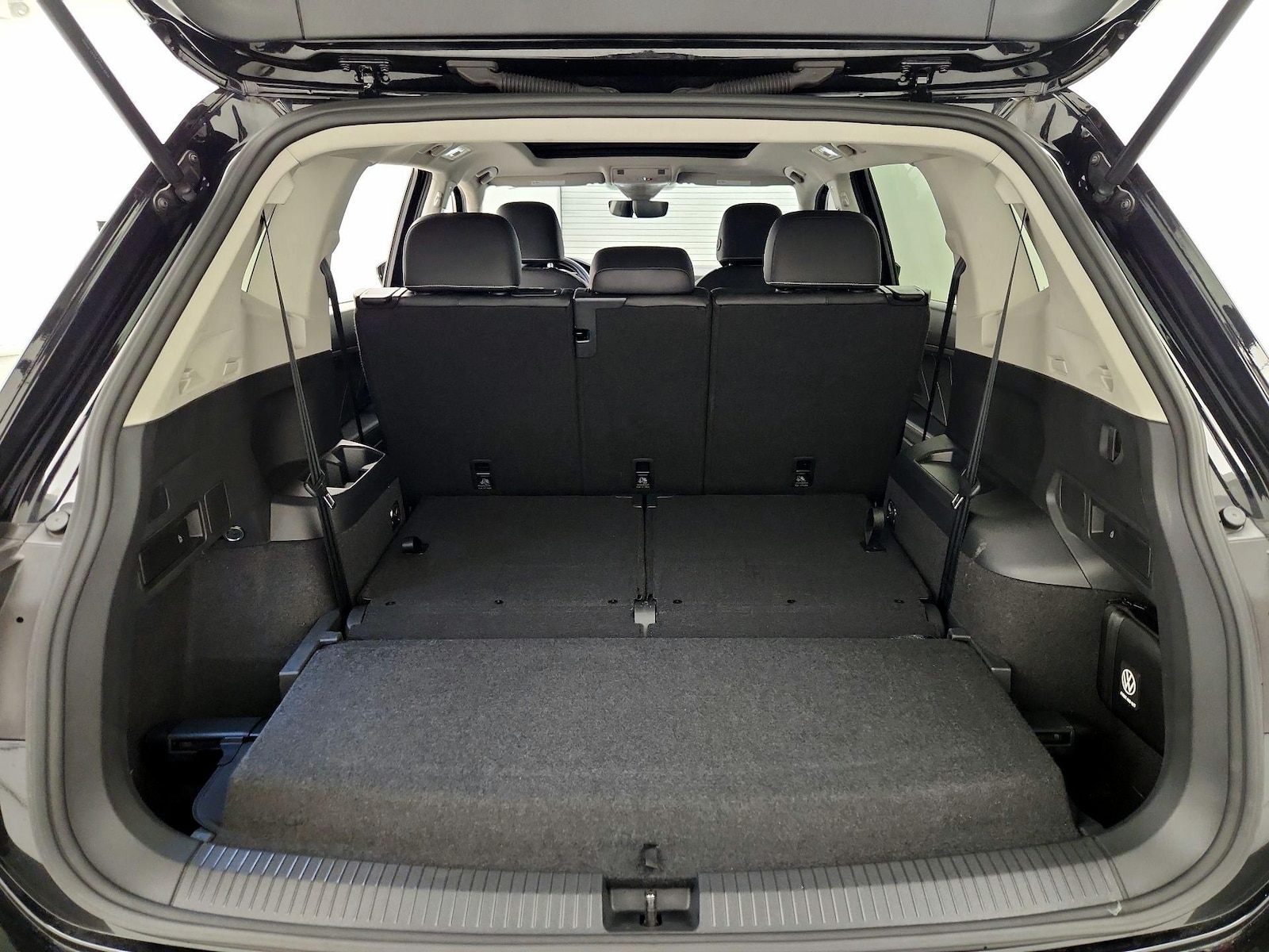 2023 Volkswagen Tiguan SE - Photo 23
